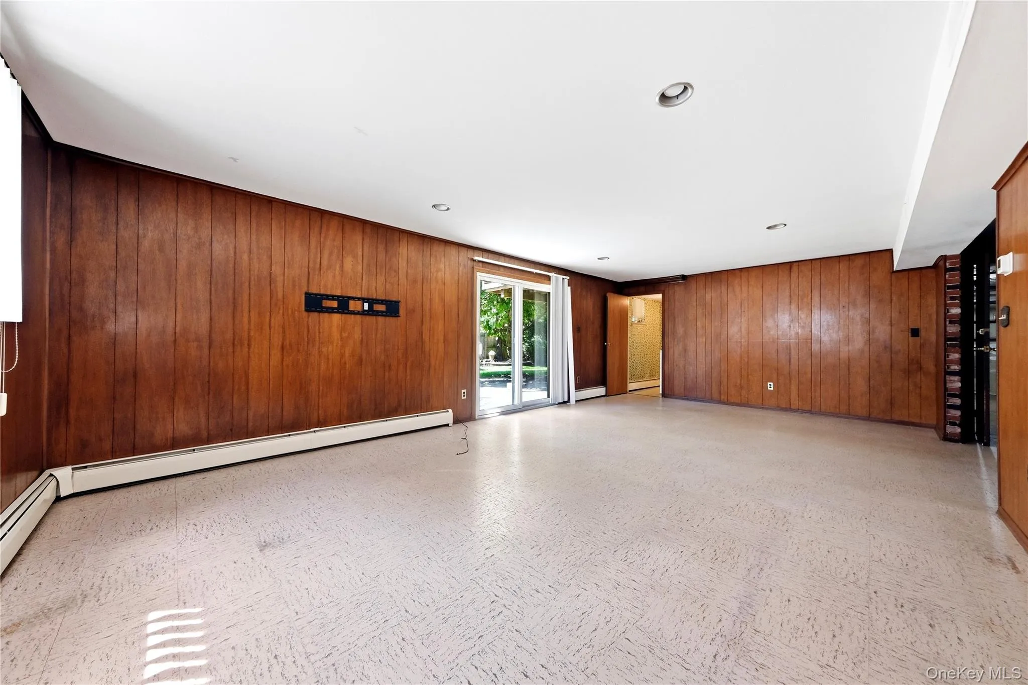 18 Valley Lane, Hempstead, NY, 4 Bedrooms Bedrooms, 8 Rooms Rooms,2 BathroomsBathrooms,Residential,For Rent,Valley,0,1036208 18 Valley Lane, Hempstead, NY, 4 Bedrooms Bedrooms, 8 Rooms Rooms,2 BathroomsBathrooms,Residential,For Rent,Valley,0,1036208