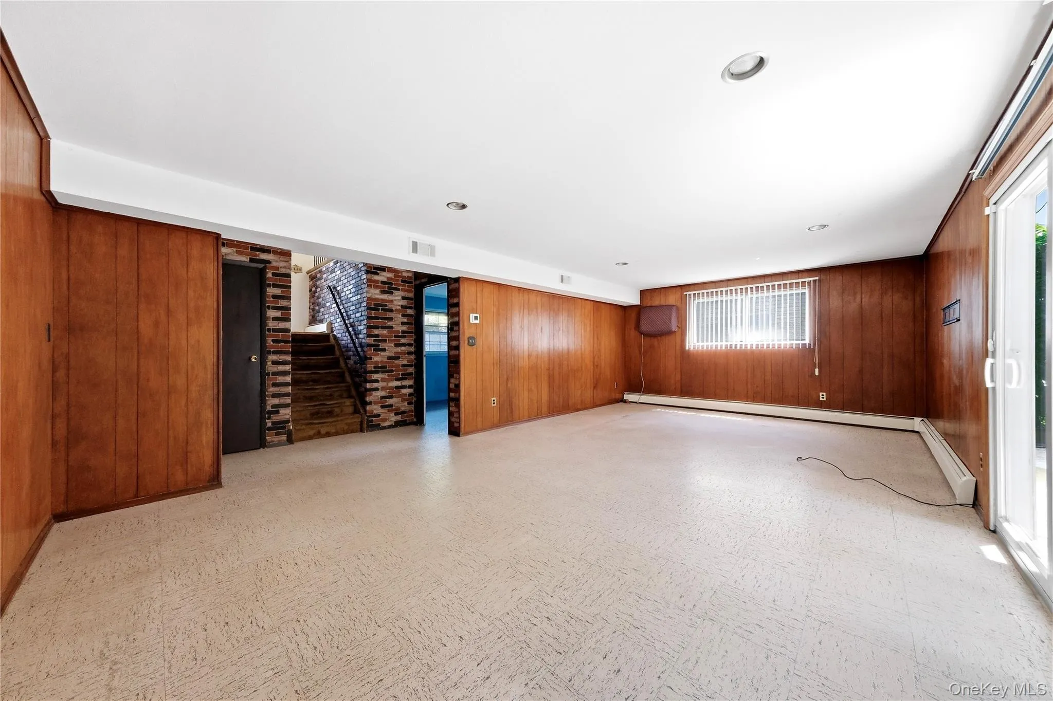 18 Valley Lane, Hempstead, NY, 4 Bedrooms Bedrooms, 8 Rooms Rooms,2 BathroomsBathrooms,Residential,For Rent,Valley,0,1036208 18 Valley Lane, Hempstead, NY, 4 Bedrooms Bedrooms, 8 Rooms Rooms,2 BathroomsBathrooms,Residential,For Rent,Valley,0,1036208