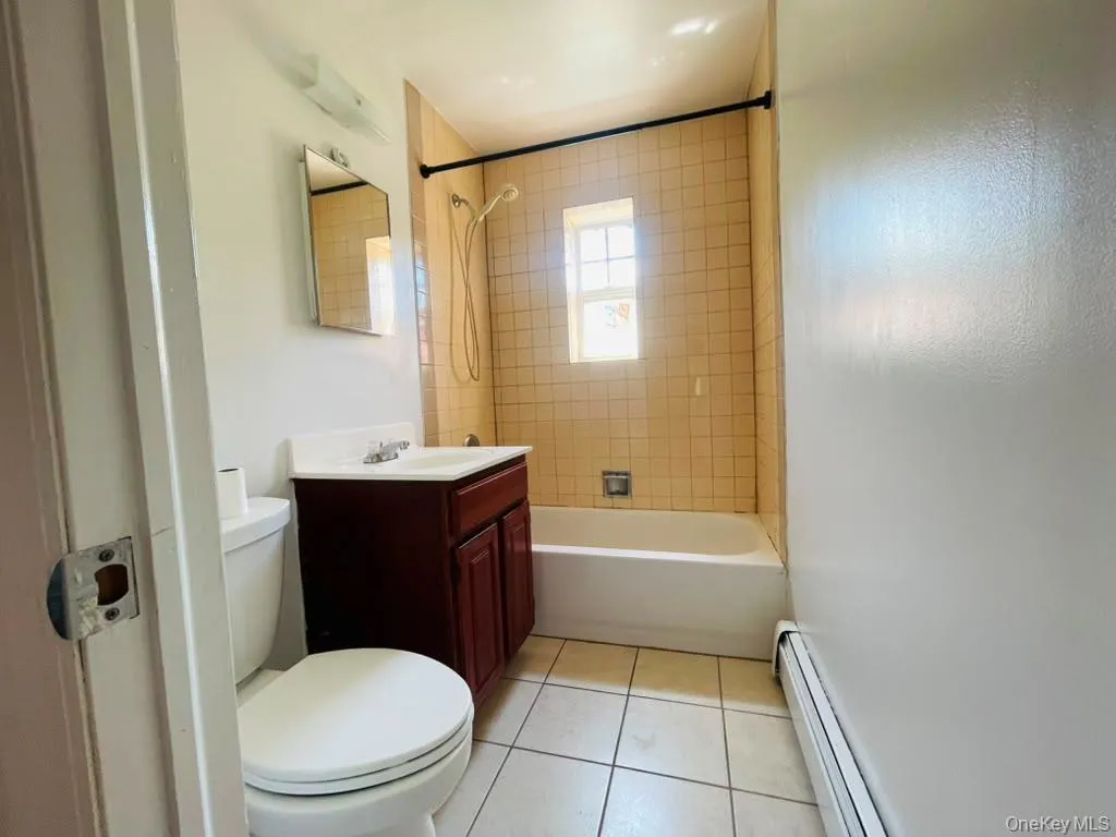36 Howard Avenue, New York, NY, 2 Bedrooms Bedrooms, 4 Rooms Rooms,1 BathroomBathrooms,Residential Lease,For Rent,Howard,0,1036210 36 Howard Avenue, New York, NY, 2 Bedrooms Bedrooms, 4 Rooms Rooms,1 BathroomBathrooms,Residential Lease,For Rent,Howard,0,1036210