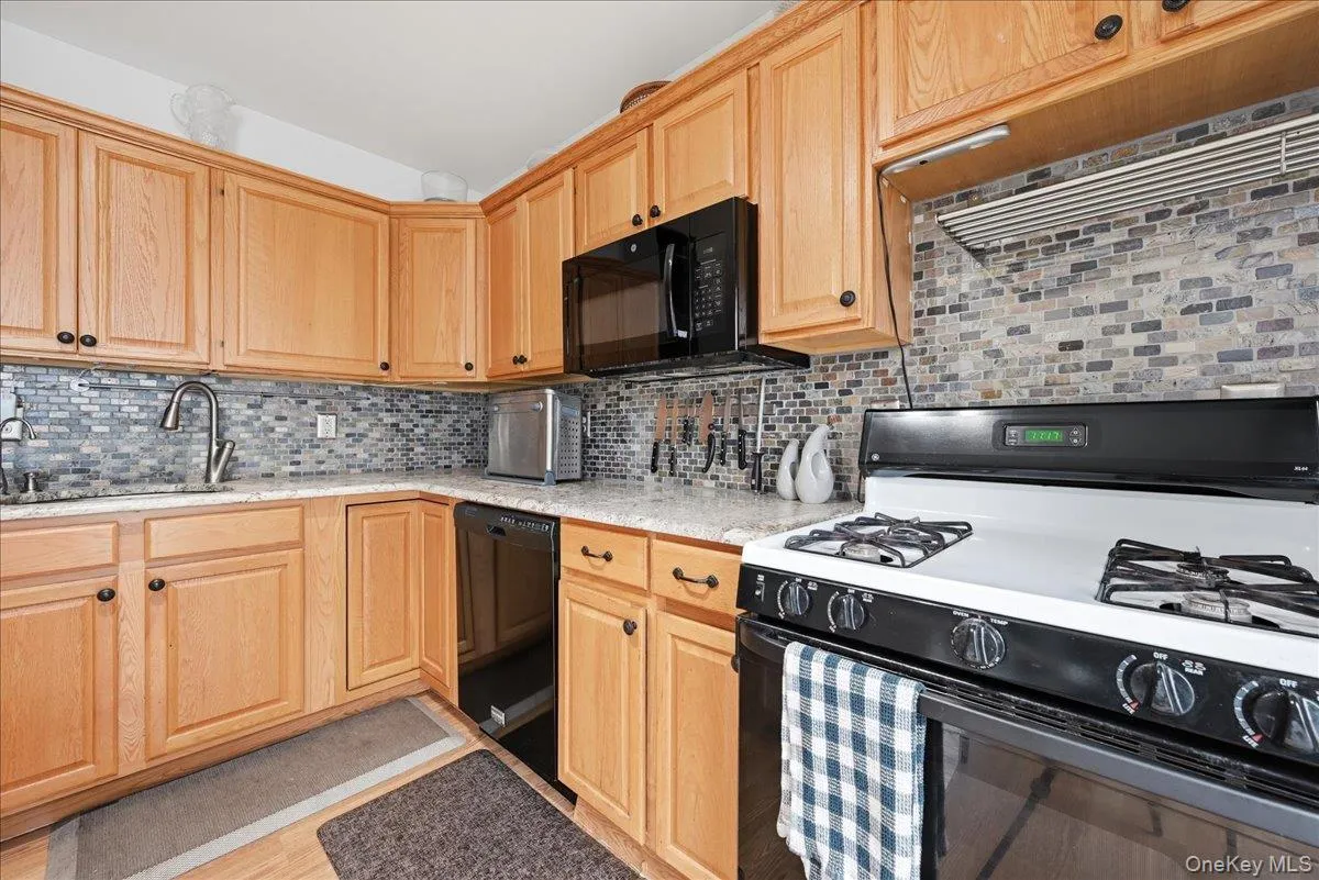 10 Casey Lane, Brookhaven, NY, 2 Bedrooms Bedrooms, 6 Rooms Rooms,2 BathroomsBathrooms,Residential,For Rent,Casey,0,1036211 10 Casey Lane, Brookhaven, NY, 2 Bedrooms Bedrooms, 6 Rooms Rooms,2 BathroomsBathrooms,Residential,For Rent,Casey,0,1036211
