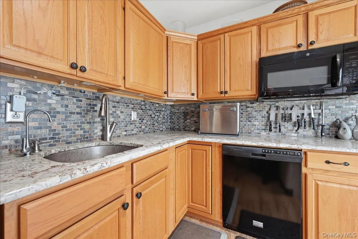 10 Casey Lane, Brookhaven, NY, 2 Bedrooms Bedrooms, 6 Rooms Rooms,2 BathroomsBathrooms,Residential,For Rent,Casey,0,1036211 10 Casey Lane, Brookhaven, NY, 2 Bedrooms Bedrooms, 6 Rooms Rooms,2 BathroomsBathrooms,Residential,For Rent,Casey,0,1036211