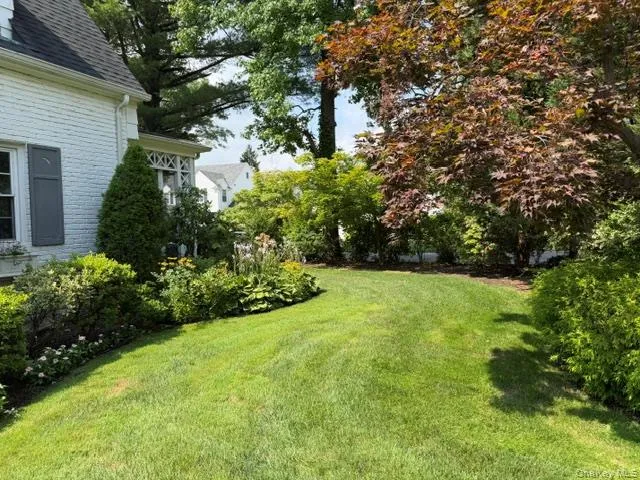 18 Shoreview Road, North Hempstead, NY, 3 Bedrooms Bedrooms, 7 Rooms Rooms,2 BathroomsBathrooms,Residential Lease,For Rent,Shoreview,0,1036215 18 Shoreview Road, North Hempstead, NY, 3 Bedrooms Bedrooms, 7 Rooms Rooms,2 BathroomsBathrooms,Residential Lease,For Rent,Shoreview,0,1036215