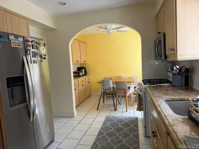 18 Shoreview Road, North Hempstead, NY, 3 Bedrooms Bedrooms, 7 Rooms Rooms,2 BathroomsBathrooms,Residential Lease,For Rent,Shoreview,0,1036215 18 Shoreview Road, North Hempstead, NY, 3 Bedrooms Bedrooms, 7 Rooms Rooms,2 BathroomsBathrooms,Residential Lease,For Rent,Shoreview,0,1036215