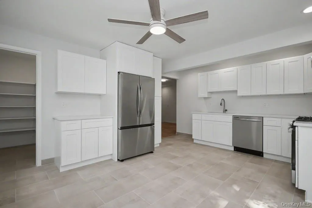44 Schriever Lane, Clarkstown, NY, 5 Bedrooms Bedrooms, 10 Rooms Rooms,2 BathroomsBathrooms,Residential Lease,For Rent,Schriever,0,1036224 44 Schriever Lane, Clarkstown, NY, 5 Bedrooms Bedrooms, 10 Rooms Rooms,2 BathroomsBathrooms,Residential Lease,For Rent,Schriever,0,1036224