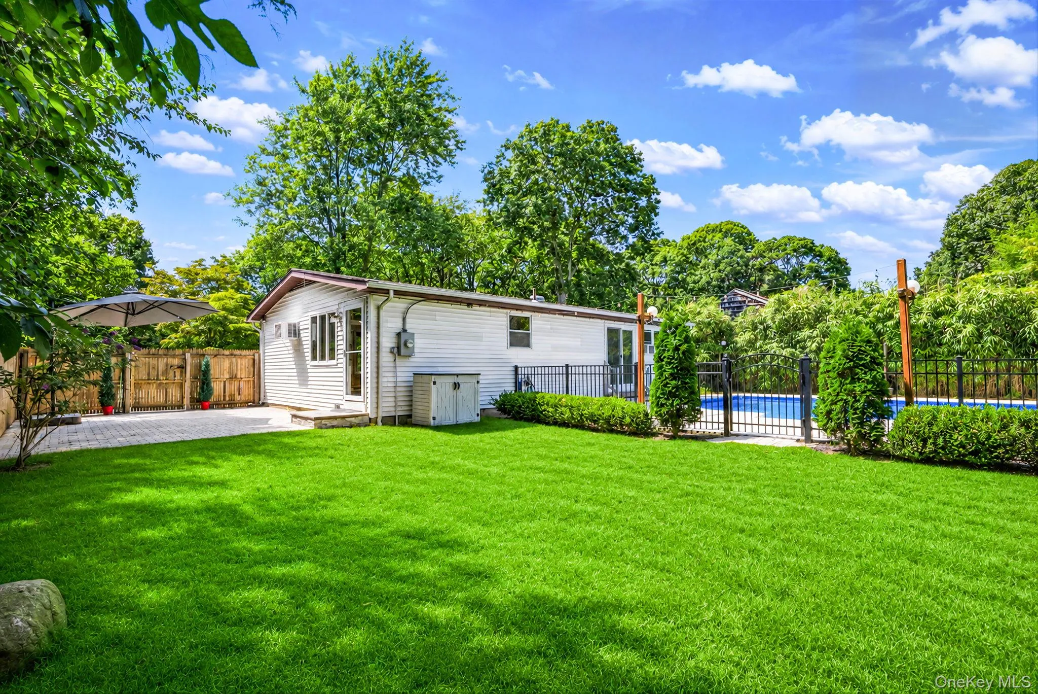 117 Broadway, Brookhaven, NY, 3 Bedrooms Bedrooms, 7 Rooms Rooms,1 BathroomBathrooms,Residential,For Rent,Broadway,0,1036230 117 Broadway, Brookhaven, NY, 3 Bedrooms Bedrooms, 7 Rooms Rooms,1 BathroomBathrooms,Residential,For Rent,Broadway,0,1036230
