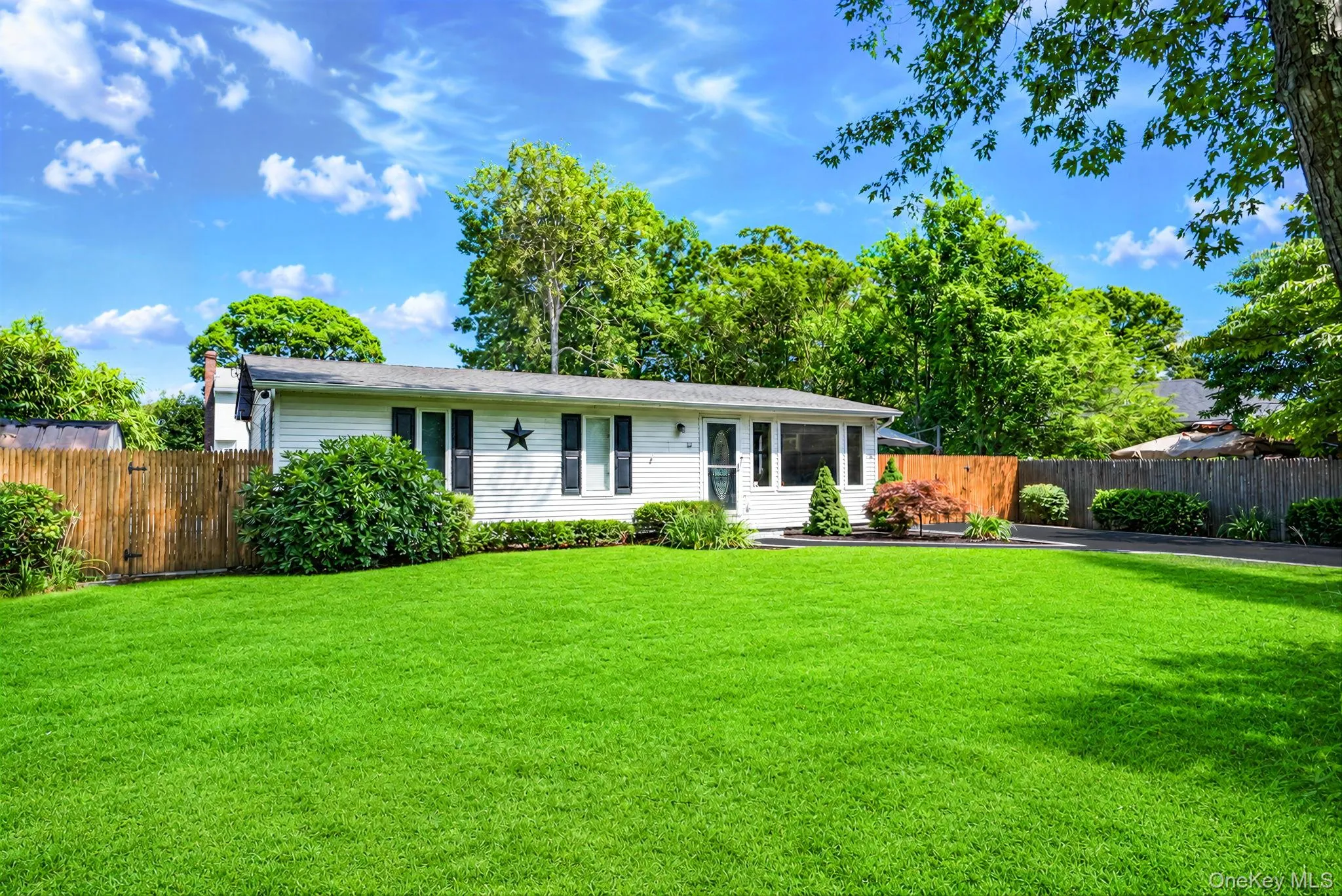 117 Broadway, Brookhaven, NY, 3 Bedrooms Bedrooms, 7 Rooms Rooms,1 BathroomBathrooms,Residential,For Rent,Broadway,0,1036230 117 Broadway, Brookhaven, NY, 3 Bedrooms Bedrooms, 7 Rooms Rooms,1 BathroomBathrooms,Residential,For Rent,Broadway,0,1036230