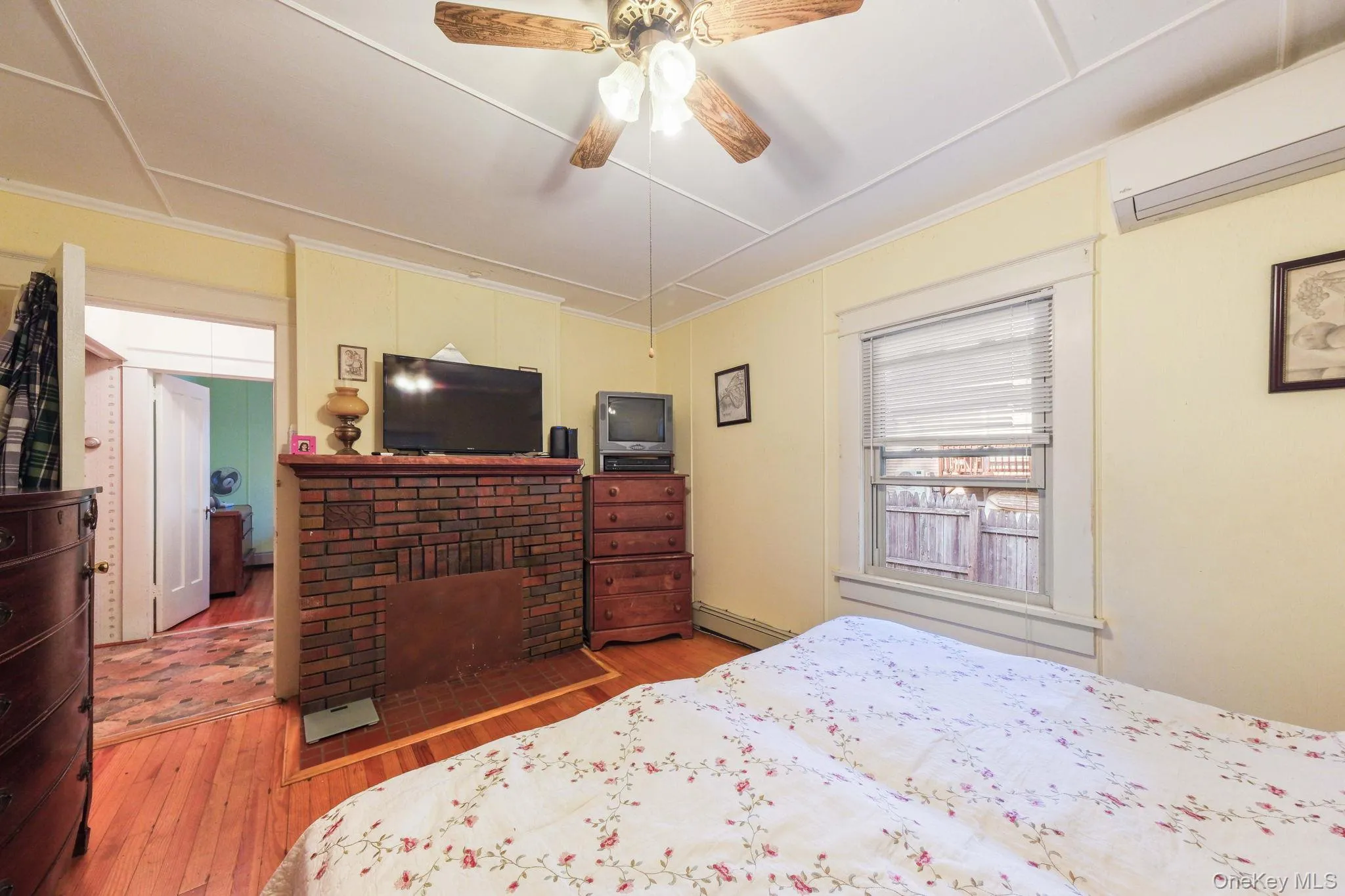 Bedroom. Bedroom.