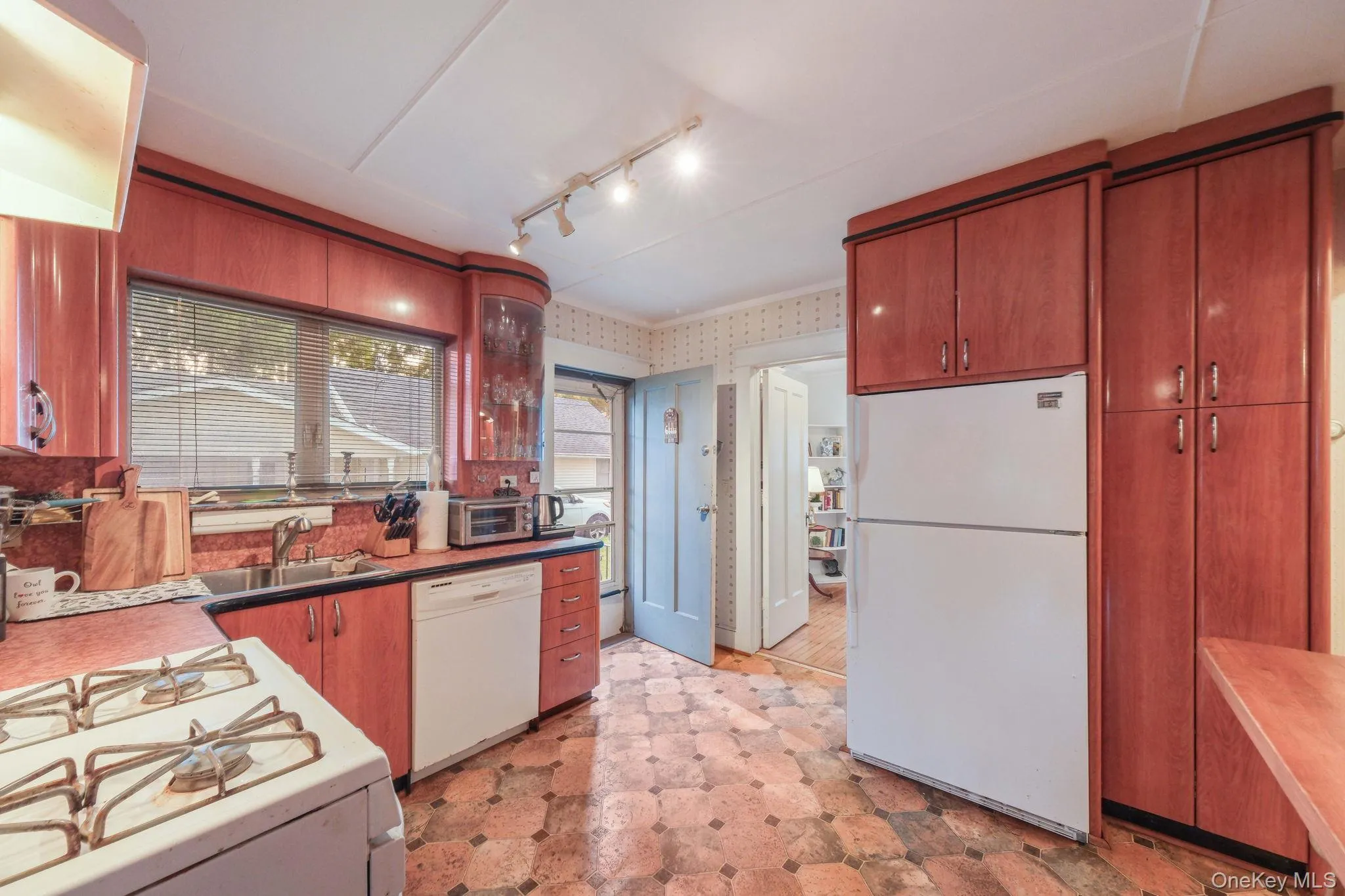 Kitchen. Kitchen.