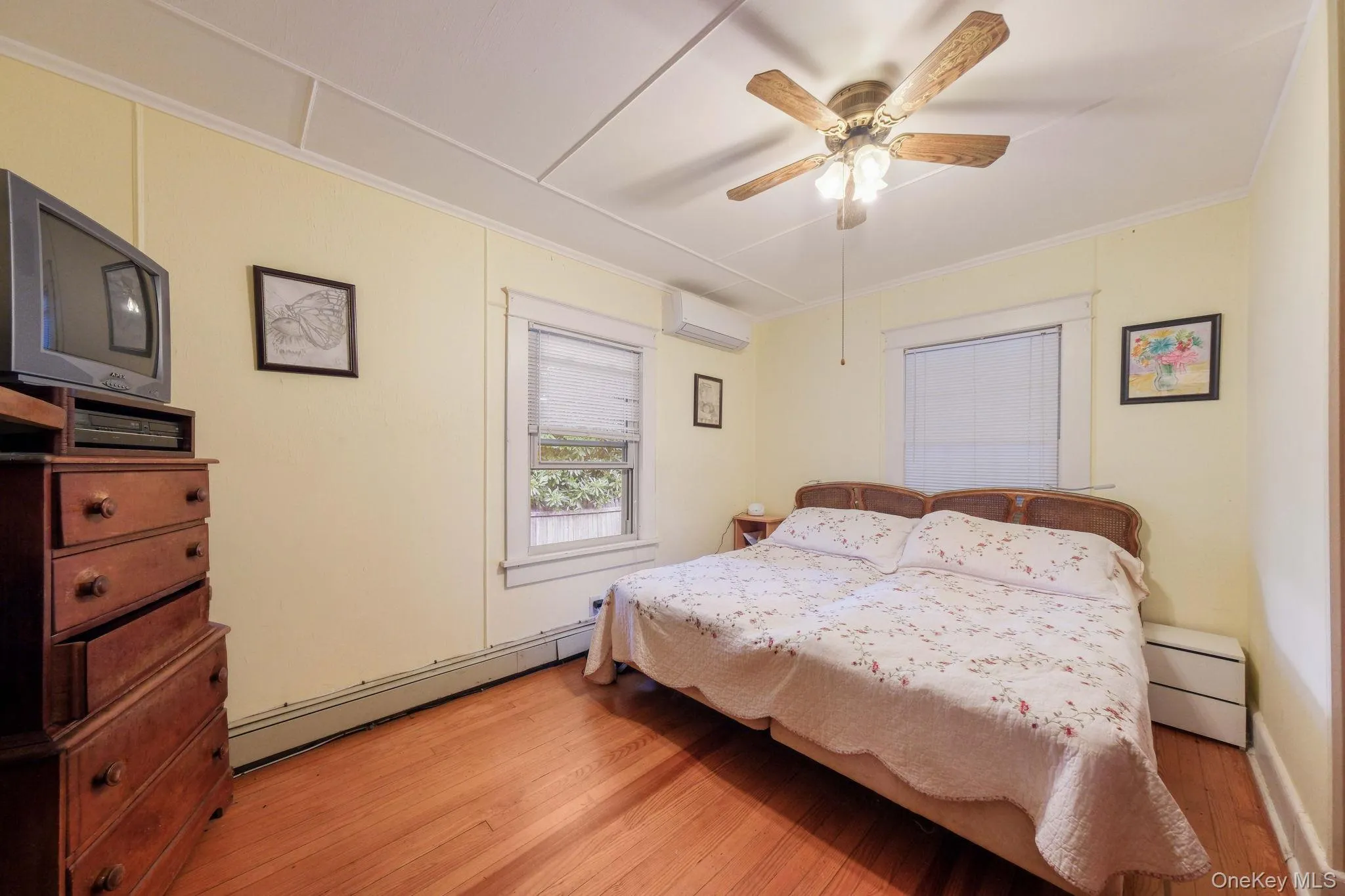 Bedroom. Bedroom.
