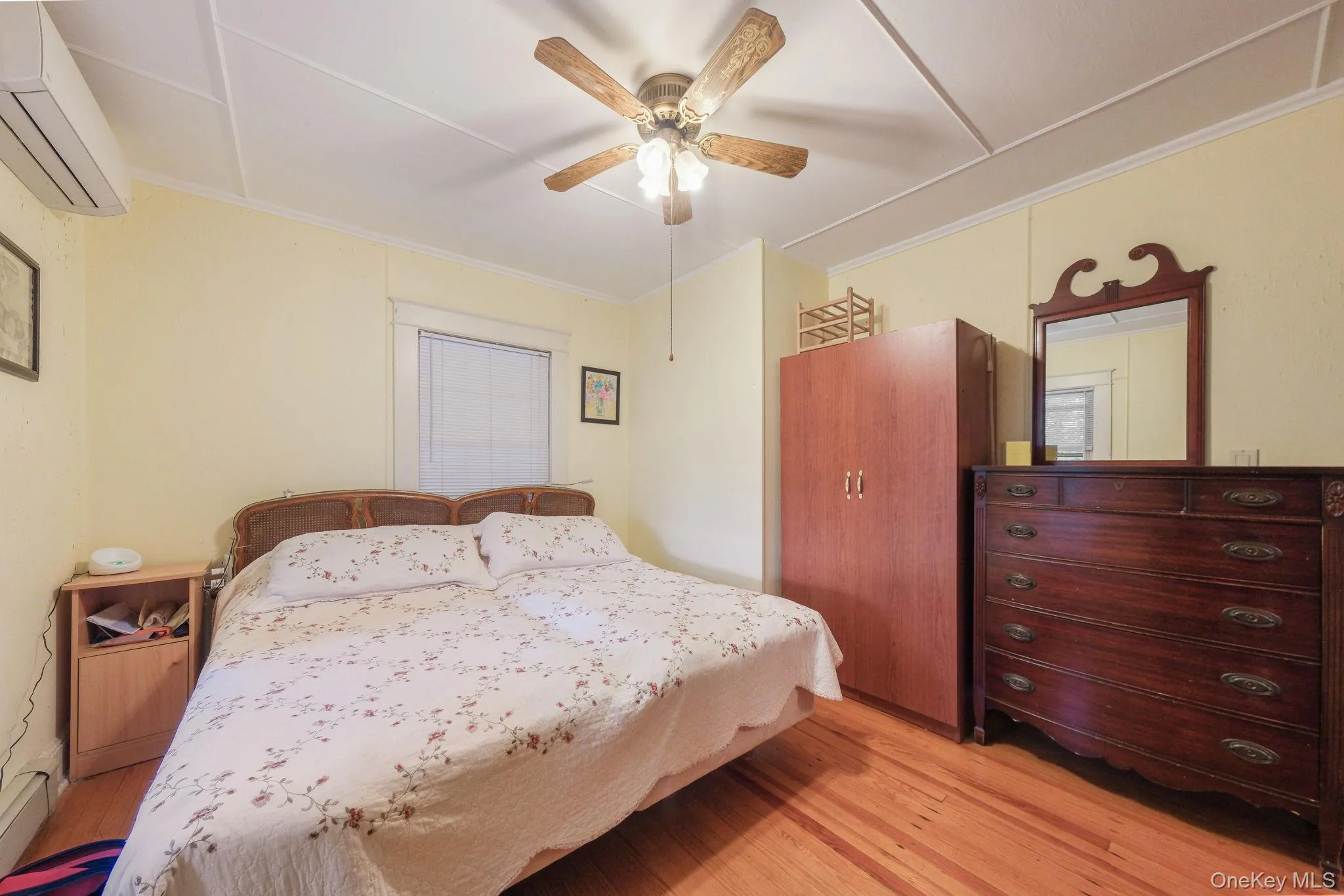 Bedroom. Bedroom.