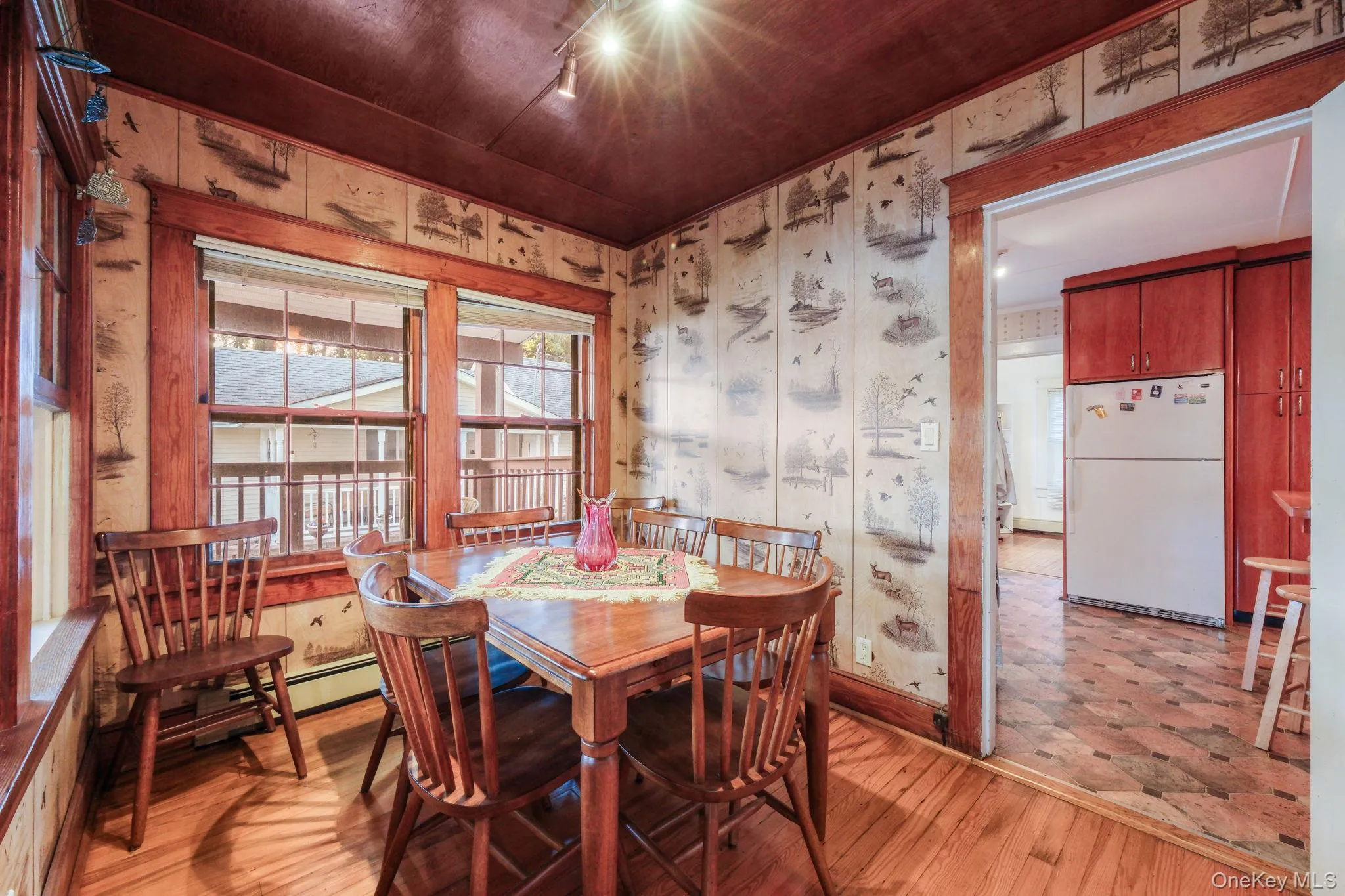 Diningroom. Diningroom.