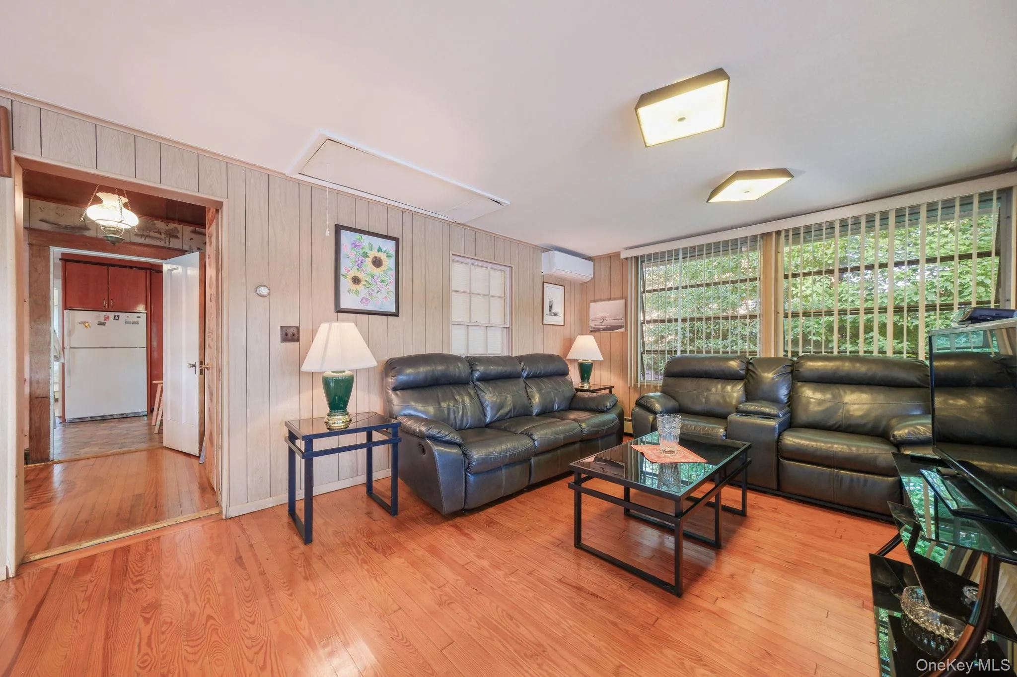 Livingroom. Livingroom.
