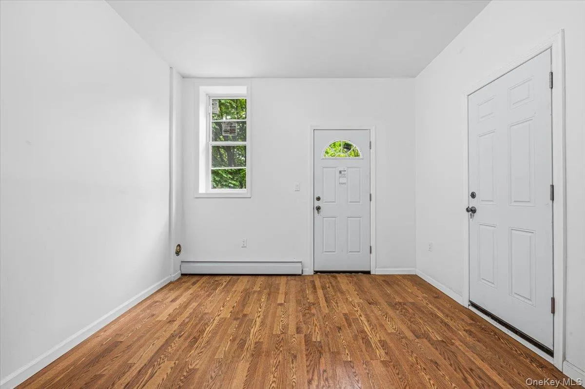 2050 Ryer Avenue, New York, NY, 4 Bedrooms Bedrooms, 7 Rooms Rooms,3 BathroomsBathrooms,Residential,For Rent,Ryer,0,1036237 2050 Ryer Avenue, New York, NY, 4 Bedrooms Bedrooms, 7 Rooms Rooms,3 BathroomsBathrooms,Residential,For Rent,Ryer,0,1036237