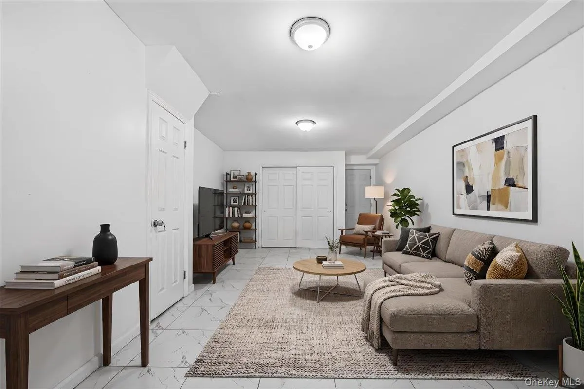 2050 Ryer Avenue, New York, NY, 4 Bedrooms Bedrooms, 7 Rooms Rooms,3 BathroomsBathrooms,Residential,For Rent,Ryer,0,1036237 2050 Ryer Avenue, New York, NY, 4 Bedrooms Bedrooms, 7 Rooms Rooms,3 BathroomsBathrooms,Residential,For Rent,Ryer,0,1036237