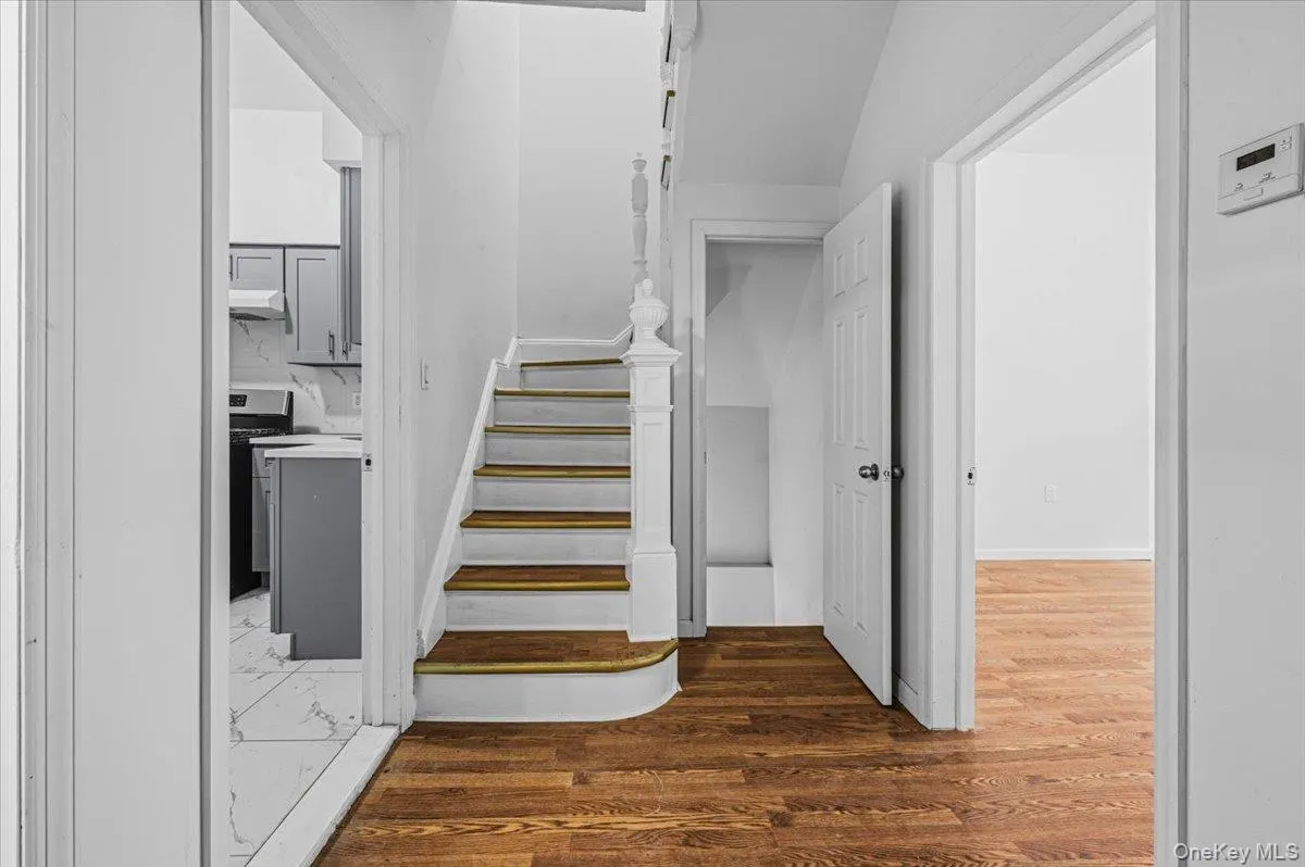 2050 Ryer Avenue, New York, NY, 4 Bedrooms Bedrooms, 7 Rooms Rooms,3 BathroomsBathrooms,Residential,For Rent,Ryer,0,1036237 2050 Ryer Avenue, New York, NY, 4 Bedrooms Bedrooms, 7 Rooms Rooms,3 BathroomsBathrooms,Residential,For Rent,Ryer,0,1036237