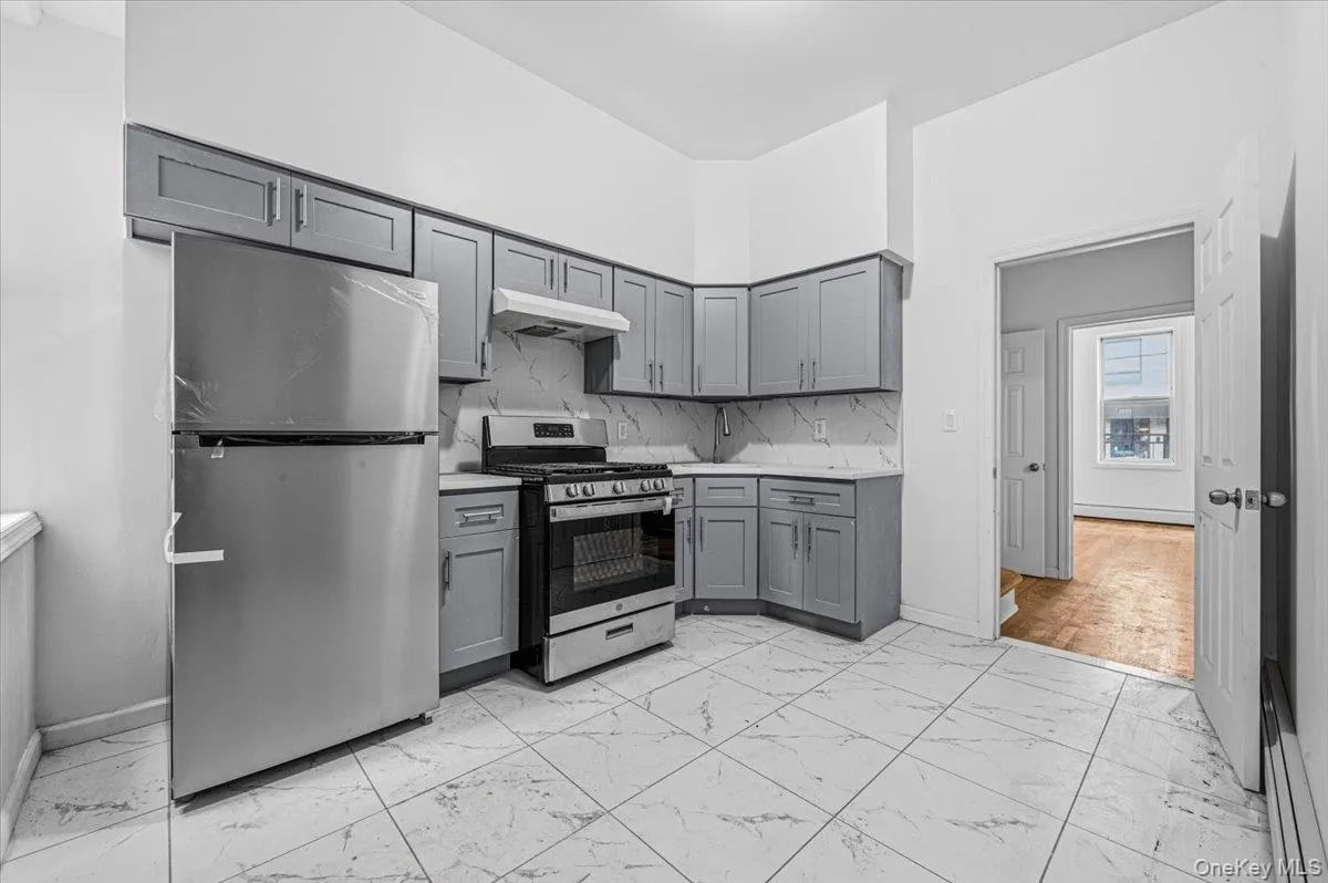 2050 Ryer Avenue, New York, NY, 4 Bedrooms Bedrooms, 7 Rooms Rooms,3 BathroomsBathrooms,Residential,For Rent,Ryer,0,1036237 2050 Ryer Avenue, New York, NY, 4 Bedrooms Bedrooms, 7 Rooms Rooms,3 BathroomsBathrooms,Residential,For Rent,Ryer,0,1036237