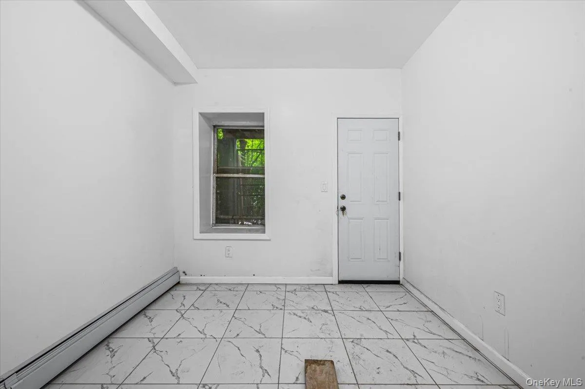 2050 Ryer Avenue, New York, NY, 4 Bedrooms Bedrooms, 7 Rooms Rooms,3 BathroomsBathrooms,Residential,For Rent,Ryer,0,1036237 2050 Ryer Avenue, New York, NY, 4 Bedrooms Bedrooms, 7 Rooms Rooms,3 BathroomsBathrooms,Residential,For Rent,Ryer,0,1036237