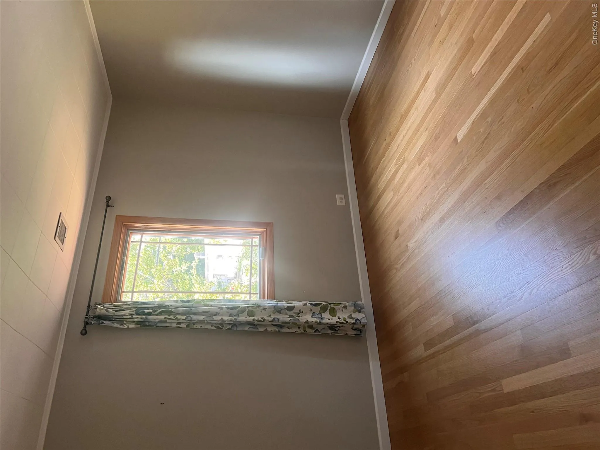1375 Main Street, Riverhead, NY, 2 Bedrooms Bedrooms, 5 Rooms Rooms,1 BathroomBathrooms,Residential Lease,For Rent,Main,0,1036238 1375 Main Street, Riverhead, NY, 2 Bedrooms Bedrooms, 5 Rooms Rooms,1 BathroomBathrooms,Residential Lease,For Rent,Main,0,1036238