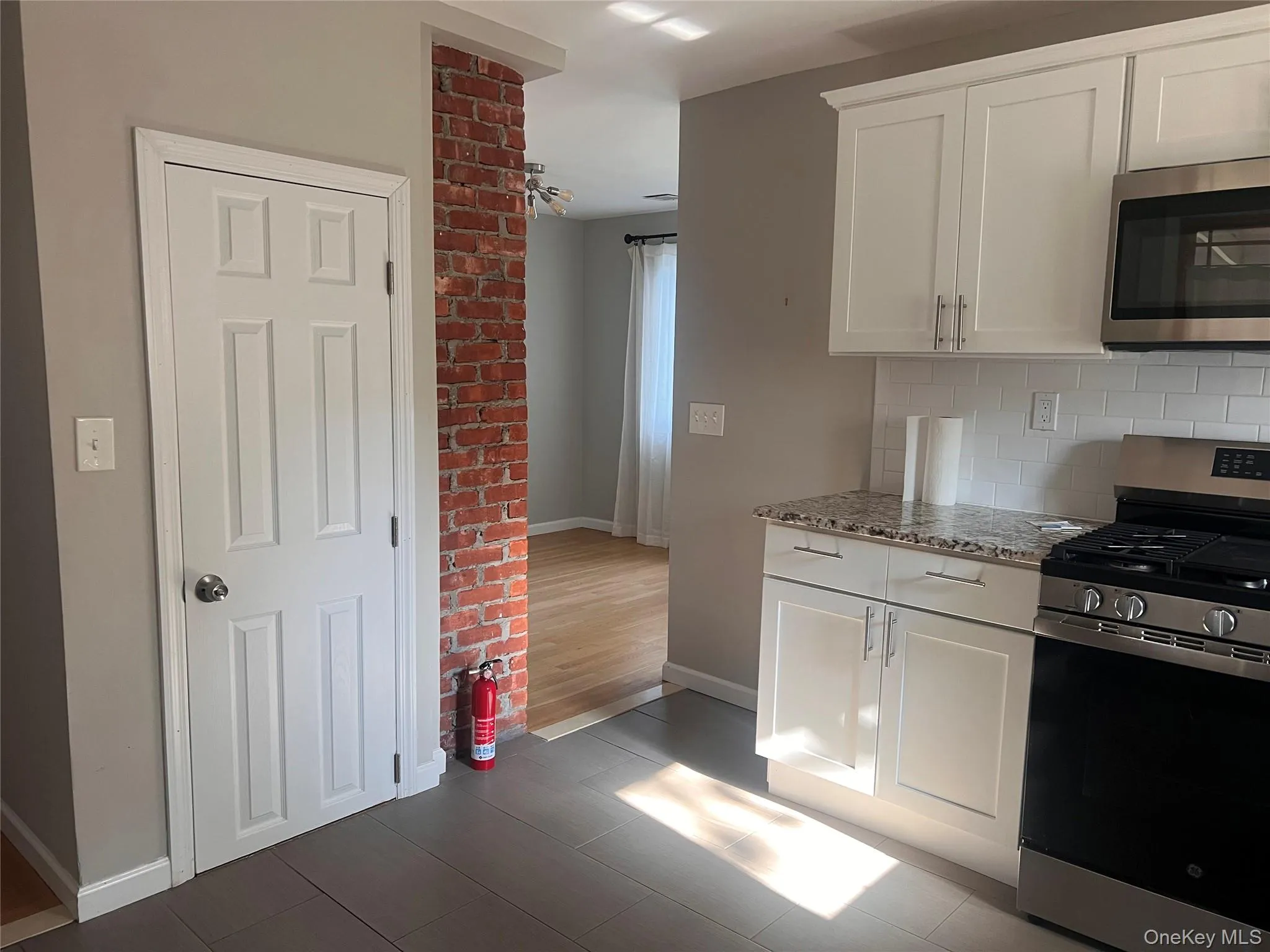 1375 Main Street, Riverhead, NY, 2 Bedrooms Bedrooms, 5 Rooms Rooms,1 BathroomBathrooms,Residential Lease,For Rent,Main,0,1036238 1375 Main Street, Riverhead, NY, 2 Bedrooms Bedrooms, 5 Rooms Rooms,1 BathroomBathrooms,Residential Lease,For Rent,Main,0,1036238
