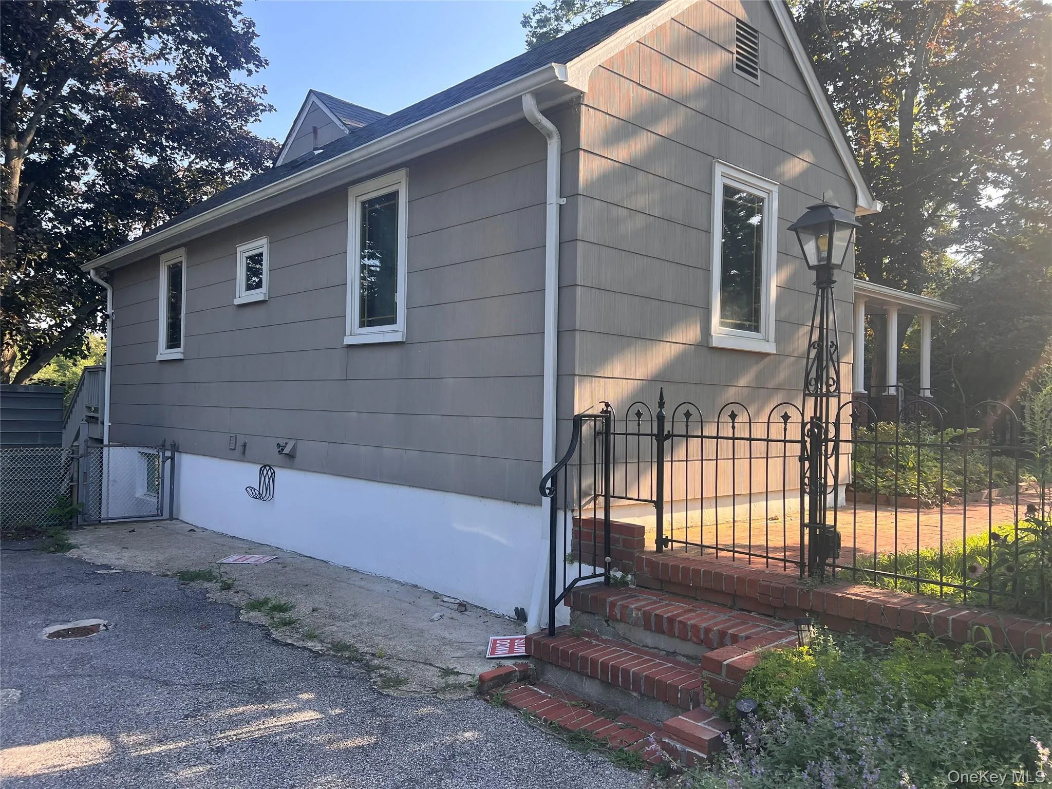 1375 Main Street, Riverhead, NY, 2 Bedrooms Bedrooms, 5 Rooms Rooms,1 BathroomBathrooms,Residential Lease,For Rent,Main,0,1036238 1375 Main Street, Riverhead, NY, 2 Bedrooms Bedrooms, 5 Rooms Rooms,1 BathroomBathrooms,Residential Lease,For Rent,Main,0,1036238