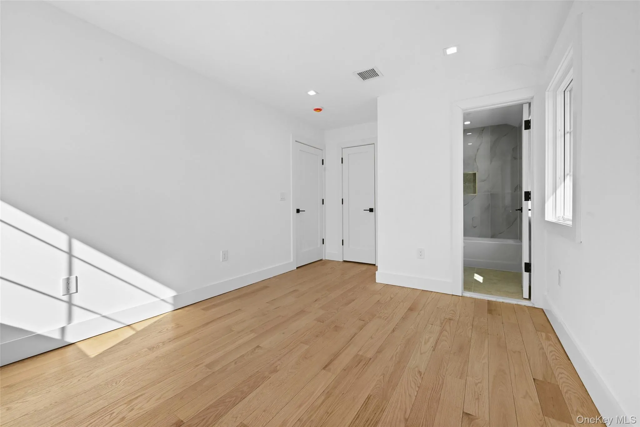 38-40 215 Street, New York, NY, 3 Bedrooms Bedrooms, 6 Rooms Rooms,2 BathroomsBathrooms,Residential Lease,For Rent,215,0,1036246 38-40 215 Street, New York, NY, 3 Bedrooms Bedrooms, 6 Rooms Rooms,2 BathroomsBathrooms,Residential Lease,For Rent,215,0,1036246