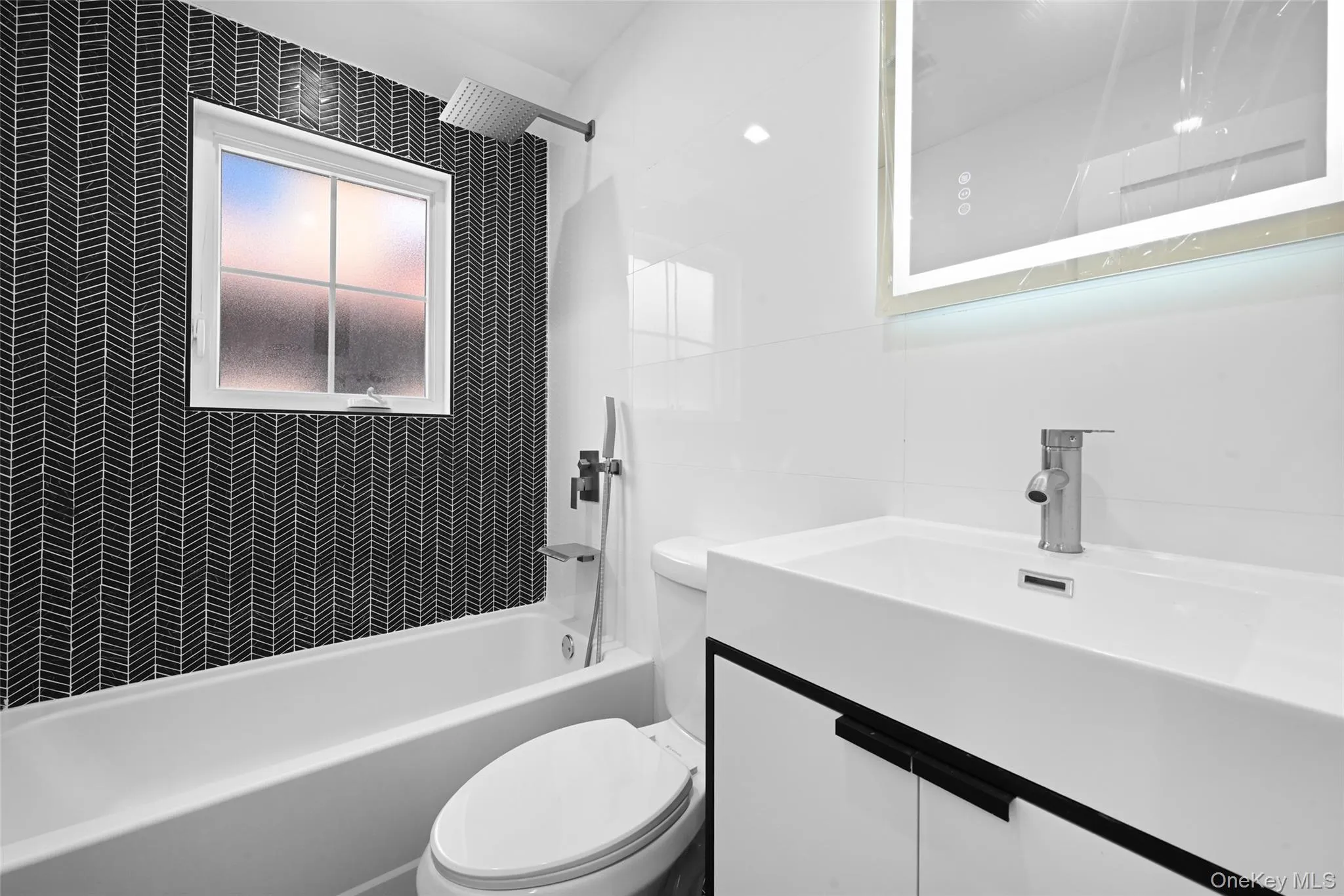 38-40 215 Street, New York, NY, 3 Bedrooms Bedrooms, 6 Rooms Rooms,2 BathroomsBathrooms,Residential Lease,For Rent,215,0,1036246 38-40 215 Street, New York, NY, 3 Bedrooms Bedrooms, 6 Rooms Rooms,2 BathroomsBathrooms,Residential Lease,For Rent,215,0,1036246