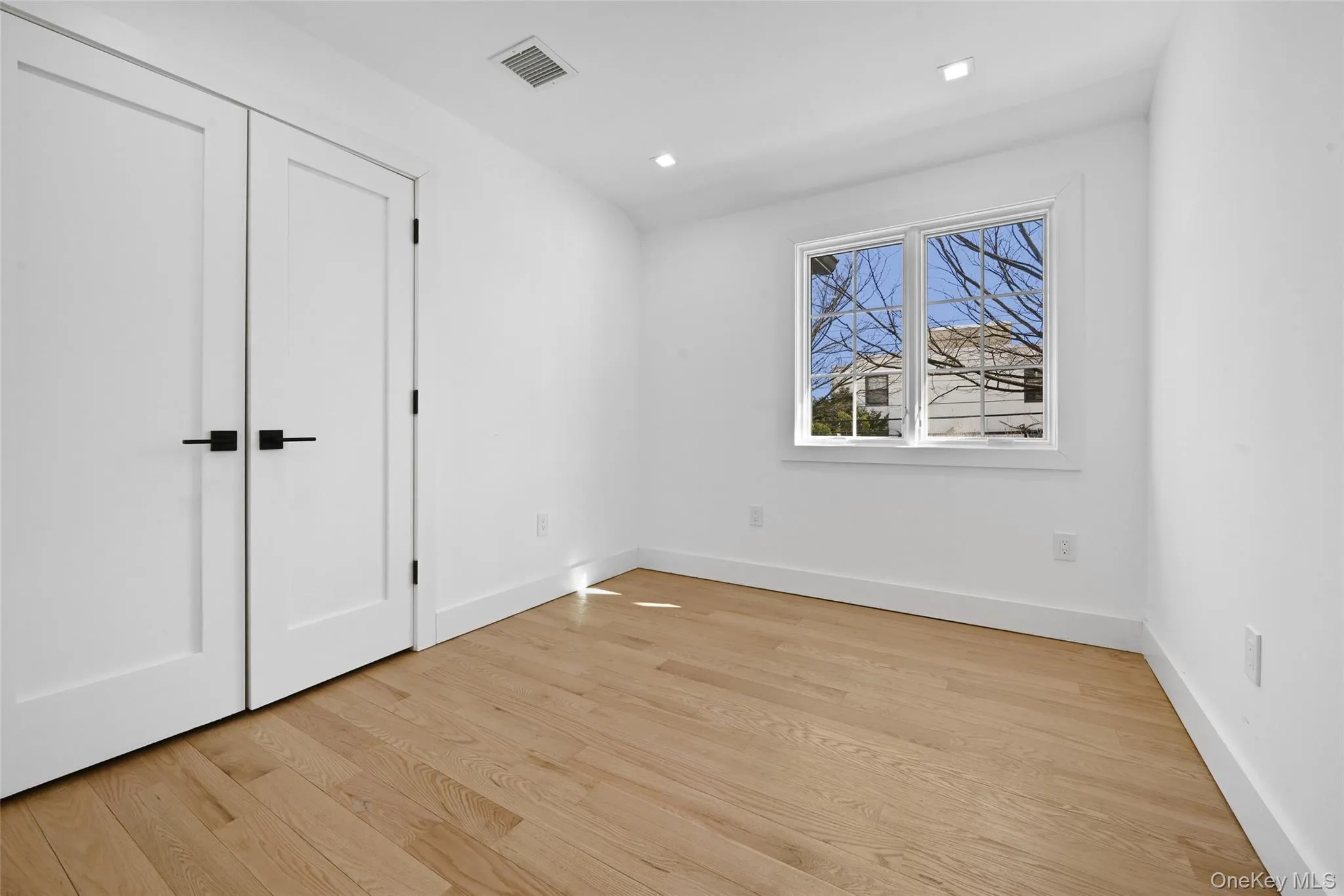 38-40 215 Street, New York, NY, 3 Bedrooms Bedrooms, 6 Rooms Rooms,2 BathroomsBathrooms,Residential Lease,For Rent,215,0,1036246 38-40 215 Street, New York, NY, 3 Bedrooms Bedrooms, 6 Rooms Rooms,2 BathroomsBathrooms,Residential Lease,For Rent,215,0,1036246