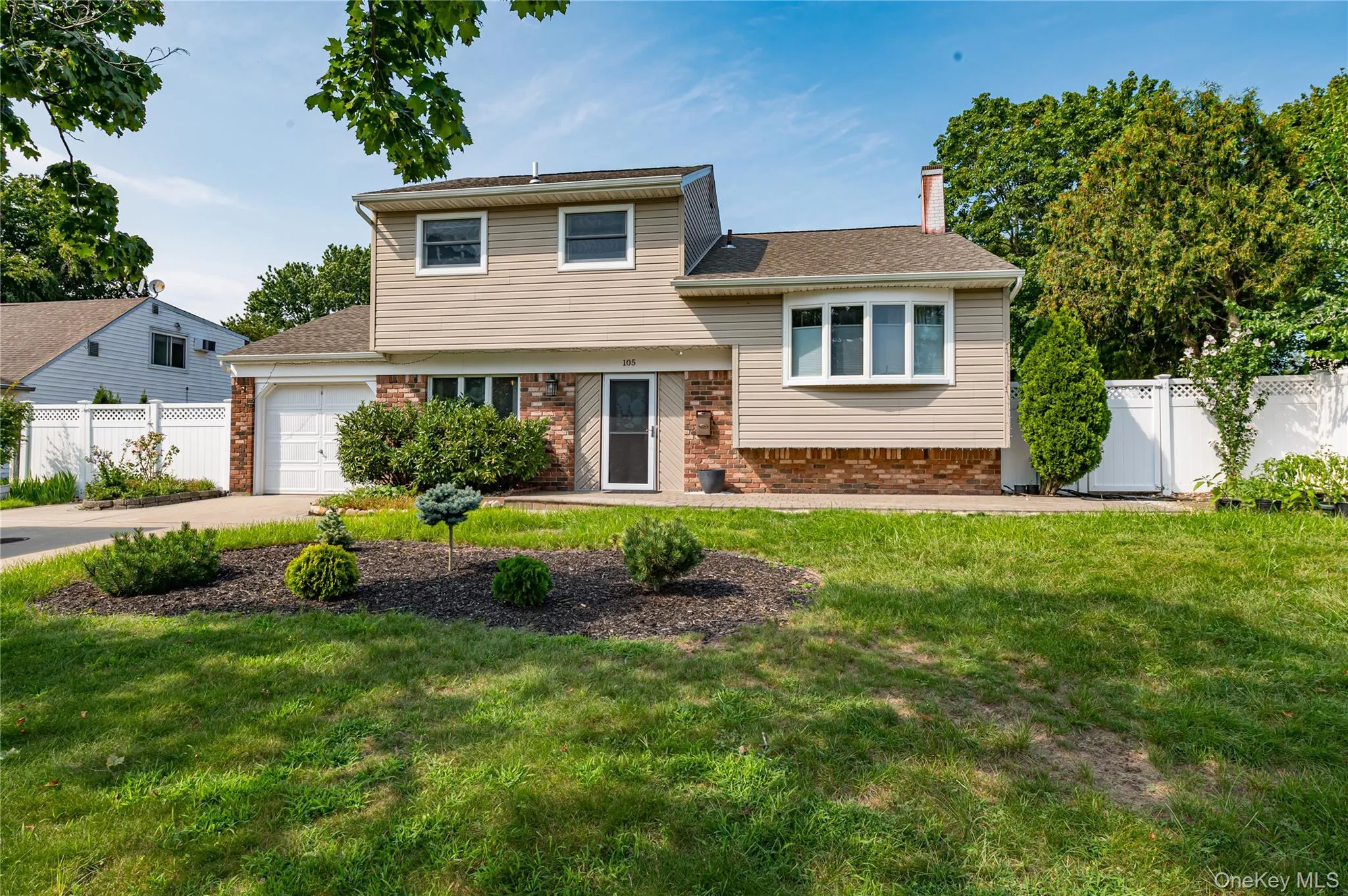 105 Rumford Road, Smithtown, NY, 4 Bedrooms Bedrooms, 8 Rooms Rooms,1 BathroomBathrooms,Residential,For Rent,Rumford,0,1036247 105 Rumford Road, Smithtown, NY, 4 Bedrooms Bedrooms, 8 Rooms Rooms,1 BathroomBathrooms,Residential,For Rent,Rumford,0,1036247