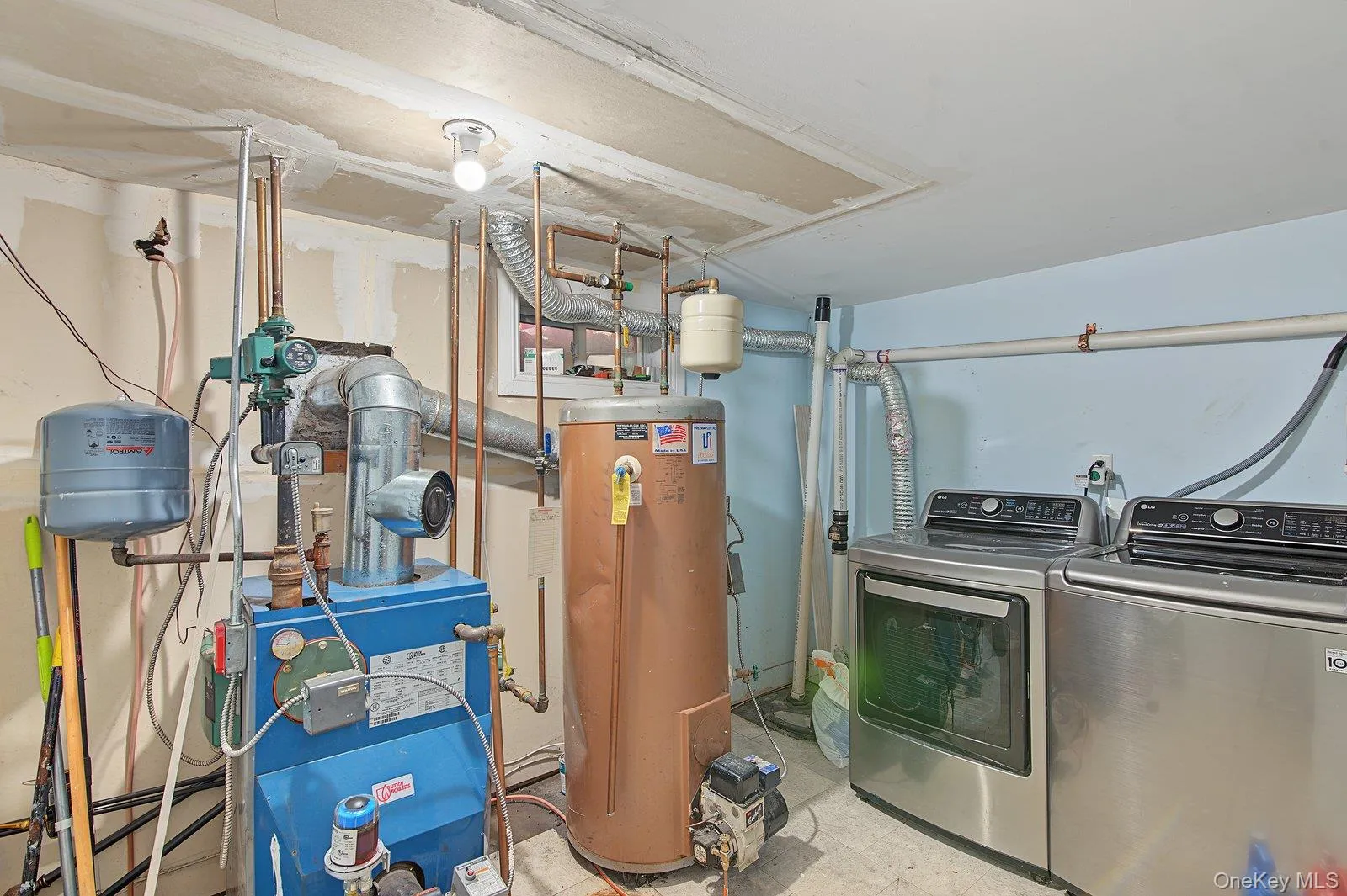 95 Booker Avenue, Babylon, NY, 5 Bedrooms Bedrooms, 10 Rooms Rooms,3 BathroomsBathrooms,Residential,For Rent,Booker,0,1036248 95 Booker Avenue, Babylon, NY, 5 Bedrooms Bedrooms, 10 Rooms Rooms,3 BathroomsBathrooms,Residential,For Rent,Booker,0,1036248