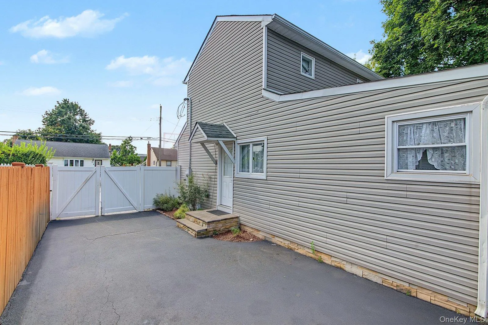 95 Booker Avenue, Babylon, NY, 5 Bedrooms Bedrooms, 10 Rooms Rooms,3 BathroomsBathrooms,Residential,For Rent,Booker,0,1036248 95 Booker Avenue, Babylon, NY, 5 Bedrooms Bedrooms, 10 Rooms Rooms,3 BathroomsBathrooms,Residential,For Rent,Booker,0,1036248
