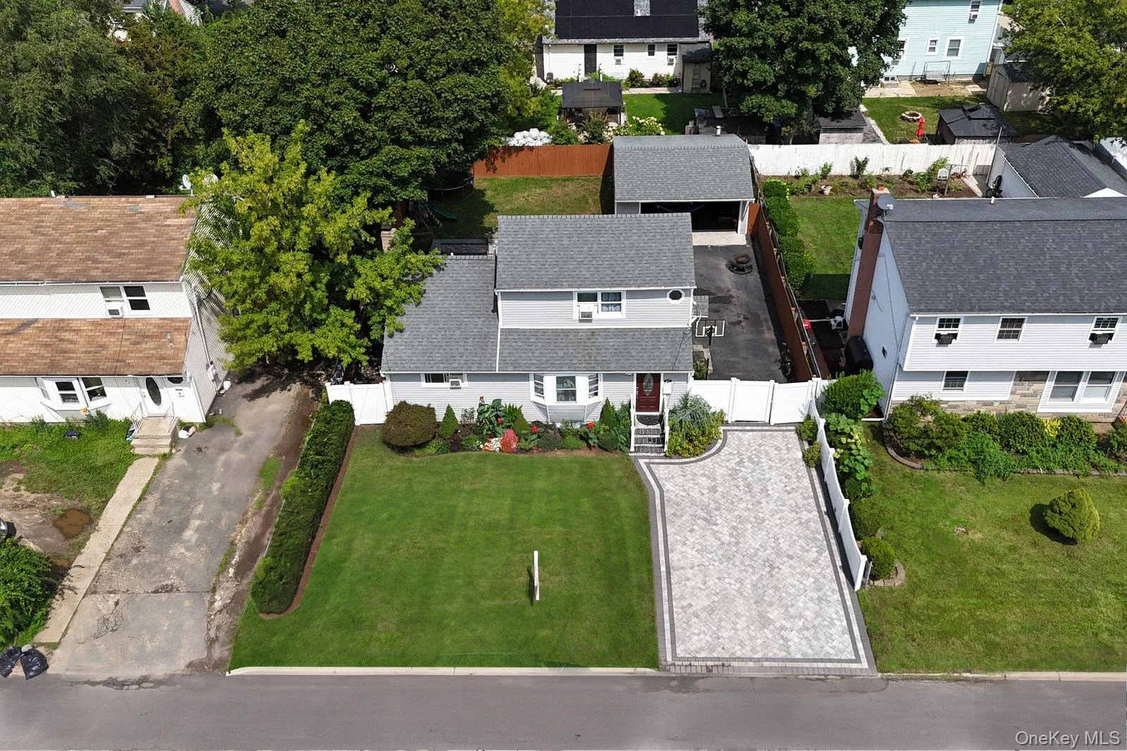 95 Booker Avenue, Babylon, NY, 5 Bedrooms Bedrooms, 10 Rooms Rooms,3 BathroomsBathrooms,Residential,For Rent,Booker,0,1036248 95 Booker Avenue, Babylon, NY, 5 Bedrooms Bedrooms, 10 Rooms Rooms,3 BathroomsBathrooms,Residential,For Rent,Booker,0,1036248