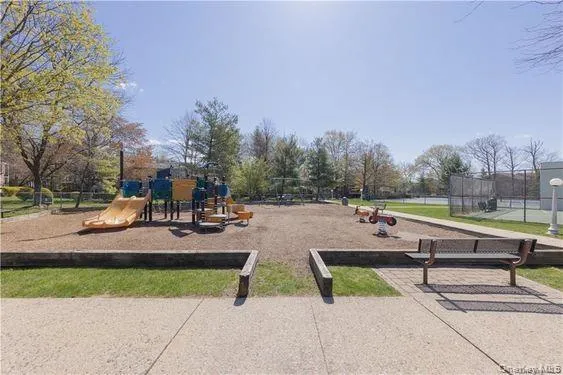 5 Kings Court, Clarkstown, NY, 1 Bedroom Bedrooms, 4 Rooms Rooms,1 BathroomBathrooms,Residential,For Rent,Kings,0,1036249 5 Kings Court, Clarkstown, NY, 1 Bedroom Bedrooms, 4 Rooms Rooms,1 BathroomBathrooms,Residential,For Rent,Kings,0,1036249