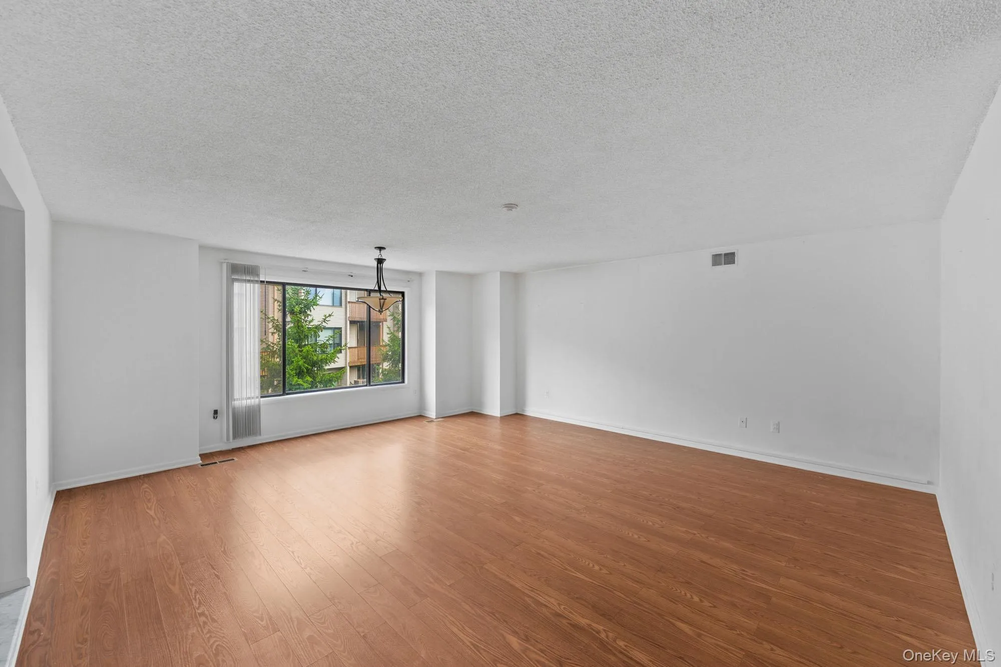 5 Kings Court, Clarkstown, NY, 1 Bedroom Bedrooms, 4 Rooms Rooms,1 BathroomBathrooms,Residential,For Rent,Kings,0,1036249 5 Kings Court, Clarkstown, NY, 1 Bedroom Bedrooms, 4 Rooms Rooms,1 BathroomBathrooms,Residential,For Rent,Kings,0,1036249