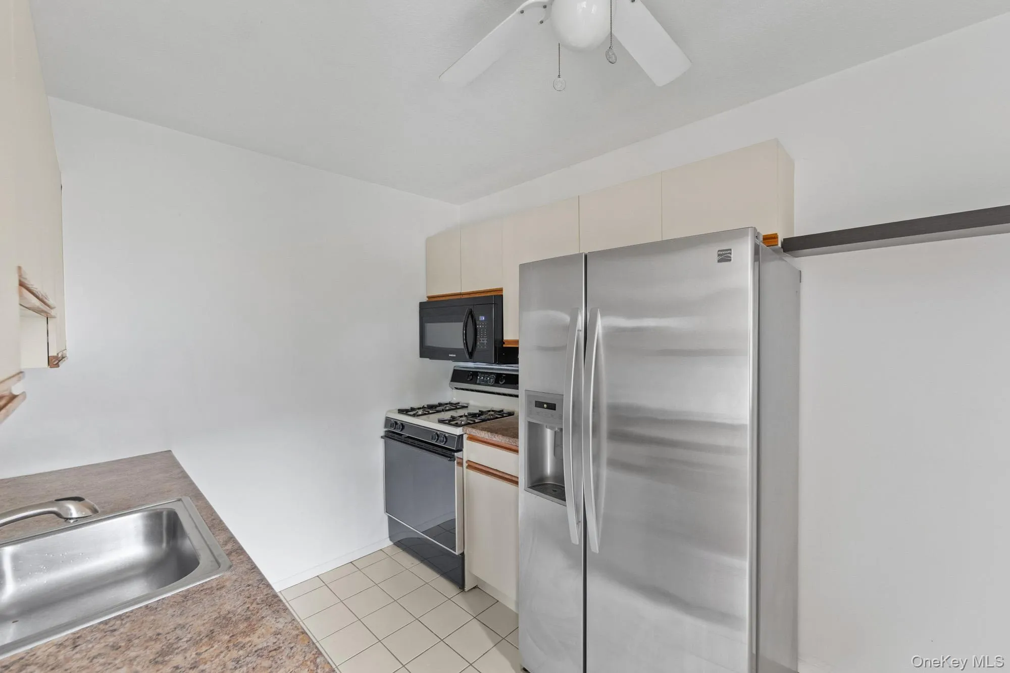 5 Kings Court, Clarkstown, NY, 1 Bedroom Bedrooms, 4 Rooms Rooms,1 BathroomBathrooms,Residential,For Rent,Kings,0,1036249 5 Kings Court, Clarkstown, NY, 1 Bedroom Bedrooms, 4 Rooms Rooms,1 BathroomBathrooms,Residential,For Rent,Kings,0,1036249