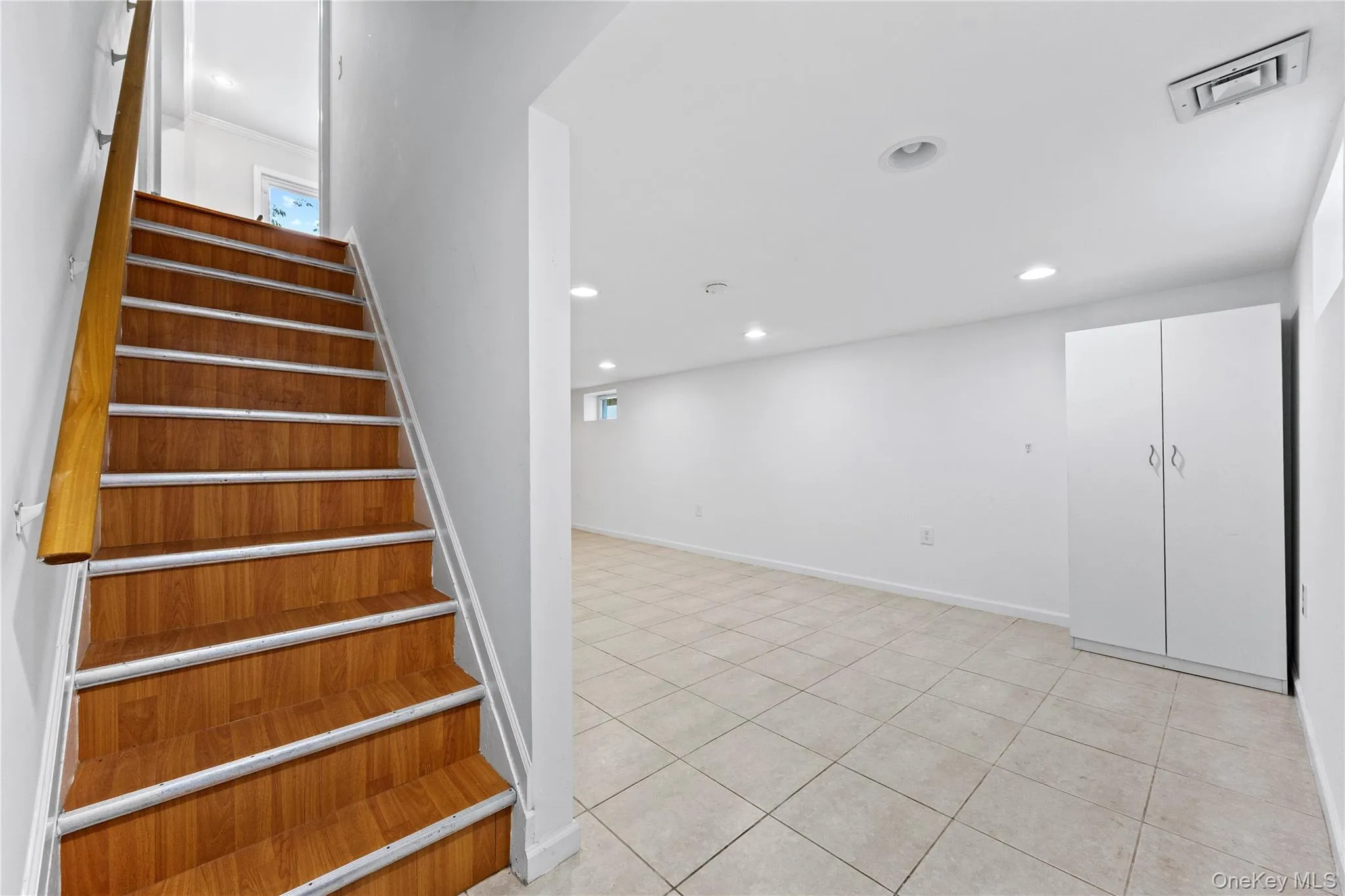 164-31 Underhill Avenue, New York, NY, 4 Bedrooms Bedrooms, 10 Rooms Rooms,3 BathroomsBathrooms,Residential Lease,For Rent,Underhill,0,1036250 164-31 Underhill Avenue, New York, NY, 4 Bedrooms Bedrooms, 10 Rooms Rooms,3 BathroomsBathrooms,Residential Lease,For Rent,Underhill,0,1036250
