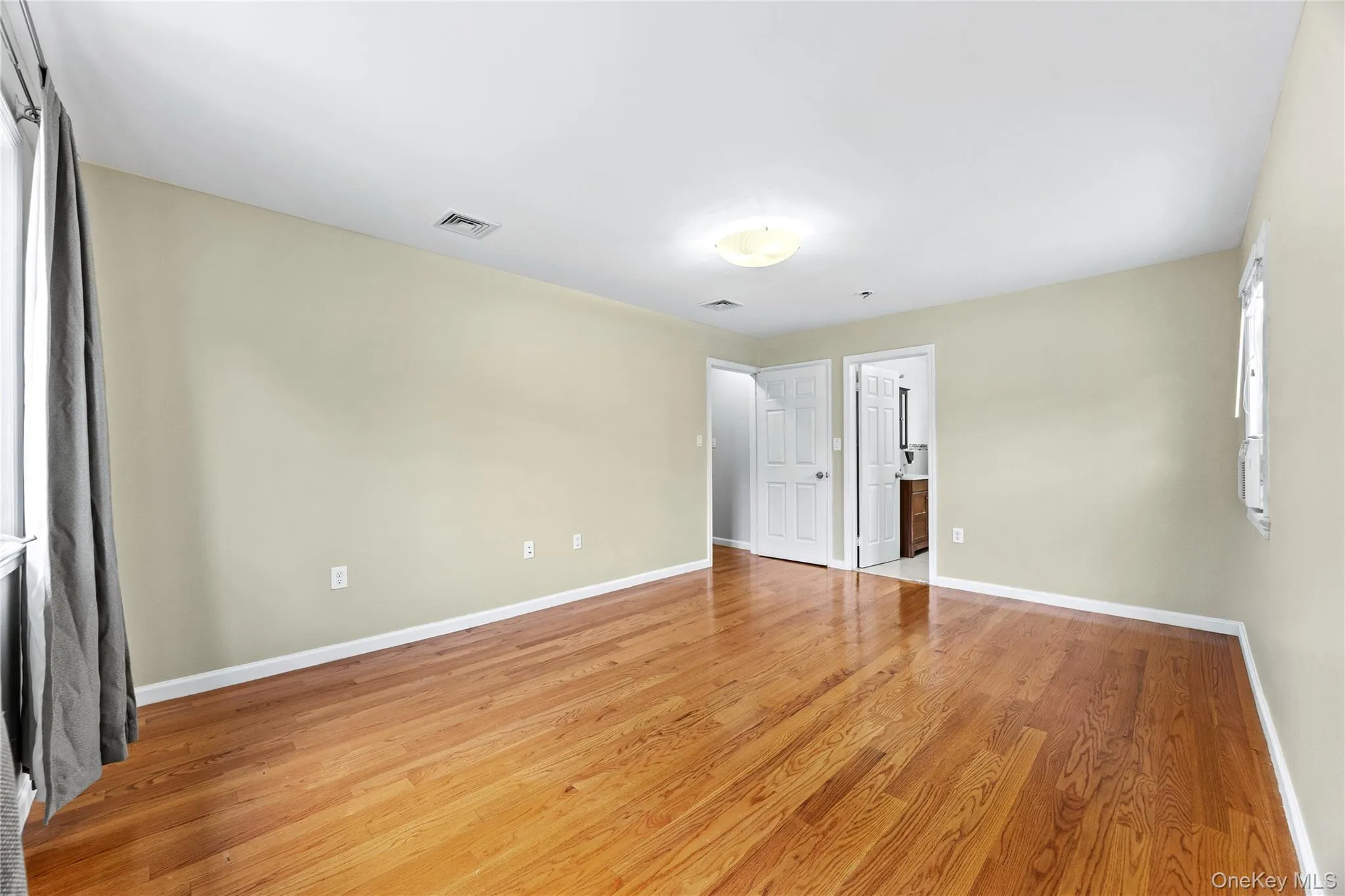 164-31 Underhill Avenue, New York, NY, 4 Bedrooms Bedrooms, 10 Rooms Rooms,3 BathroomsBathrooms,Residential Lease,For Rent,Underhill,0,1036250 164-31 Underhill Avenue, New York, NY, 4 Bedrooms Bedrooms, 10 Rooms Rooms,3 BathroomsBathrooms,Residential Lease,For Rent,Underhill,0,1036250