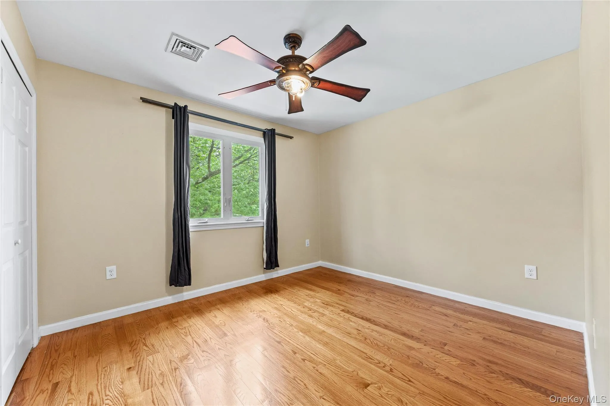 164-31 Underhill Avenue, New York, NY, 4 Bedrooms Bedrooms, 10 Rooms Rooms,3 BathroomsBathrooms,Residential Lease,For Rent,Underhill,0,1036250 164-31 Underhill Avenue, New York, NY, 4 Bedrooms Bedrooms, 10 Rooms Rooms,3 BathroomsBathrooms,Residential Lease,For Rent,Underhill,0,1036250