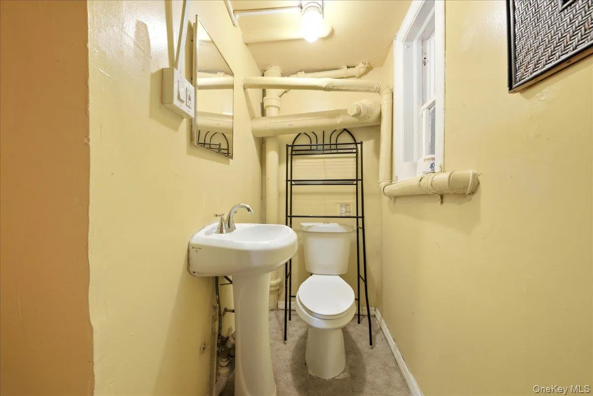 937 Duncan Street, New York, NY, 3 Bedrooms Bedrooms, 6 Rooms Rooms,1 BathroomBathrooms,Residential,For Rent,Duncan,0,1036251 937 Duncan Street, New York, NY, 3 Bedrooms Bedrooms, 6 Rooms Rooms,1 BathroomBathrooms,Residential,For Rent,Duncan,0,1036251