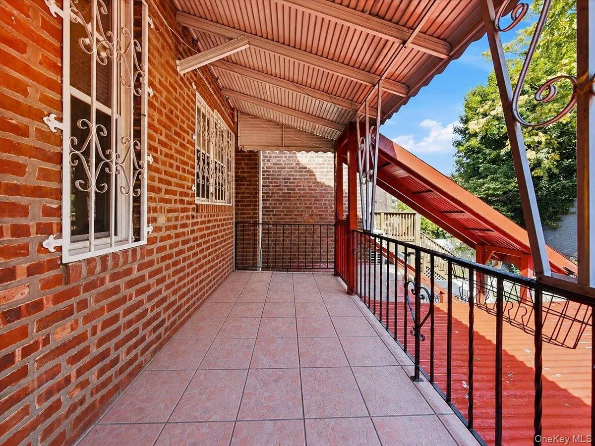 937 Duncan Street, New York, NY, 3 Bedrooms Bedrooms, 6 Rooms Rooms,1 BathroomBathrooms,Residential,For Rent,Duncan,0,1036251 937 Duncan Street, New York, NY, 3 Bedrooms Bedrooms, 6 Rooms Rooms,1 BathroomBathrooms,Residential,For Rent,Duncan,0,1036251
