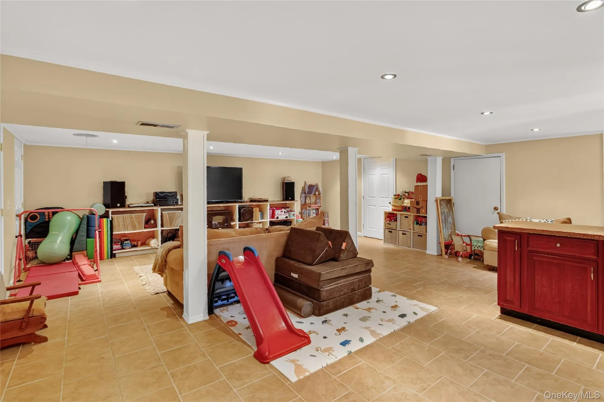 10 Oak Ridge Drive, New Windsor, NY, 3 Bedrooms Bedrooms, 7 Rooms Rooms,2 BathroomsBathrooms,Residential,For Rent,Oak Ridge,0,1036255 10 Oak Ridge Drive, New Windsor, NY, 3 Bedrooms Bedrooms, 7 Rooms Rooms,2 BathroomsBathrooms,Residential,For Rent,Oak Ridge,0,1036255