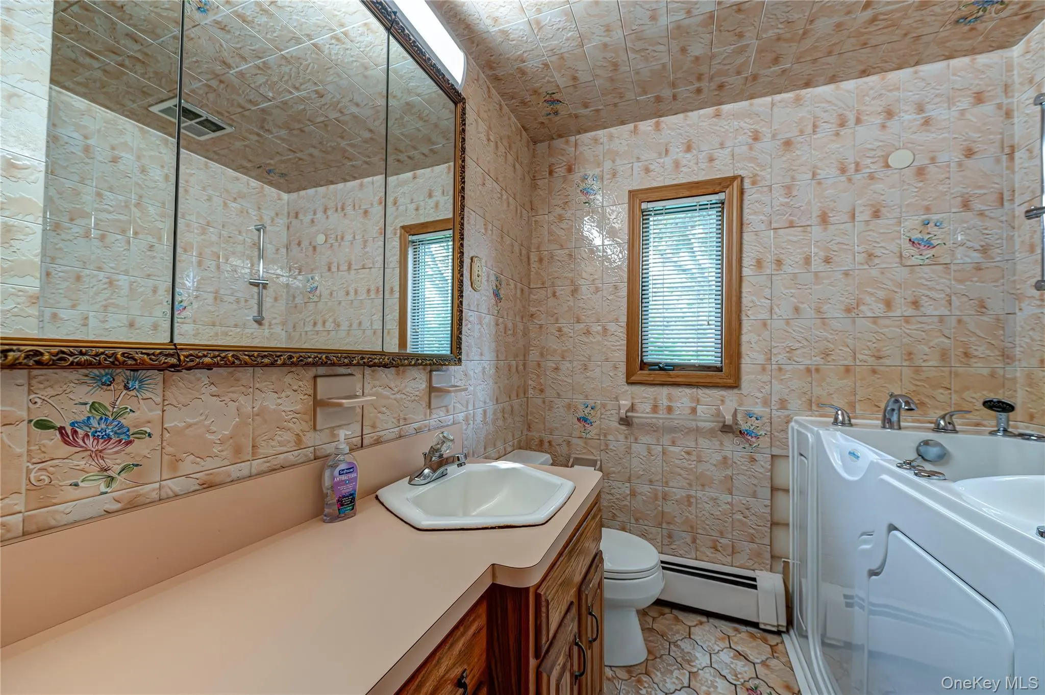 3986 Maplewood Drive, Hempstead, NY, 3 Bedrooms Bedrooms, 6 Rooms Rooms,1 BathroomBathrooms,Residential,For Rent,Maplewood,0,1036258 3986 Maplewood Drive, Hempstead, NY, 3 Bedrooms Bedrooms, 6 Rooms Rooms,1 BathroomBathrooms,Residential,For Rent,Maplewood,0,1036258