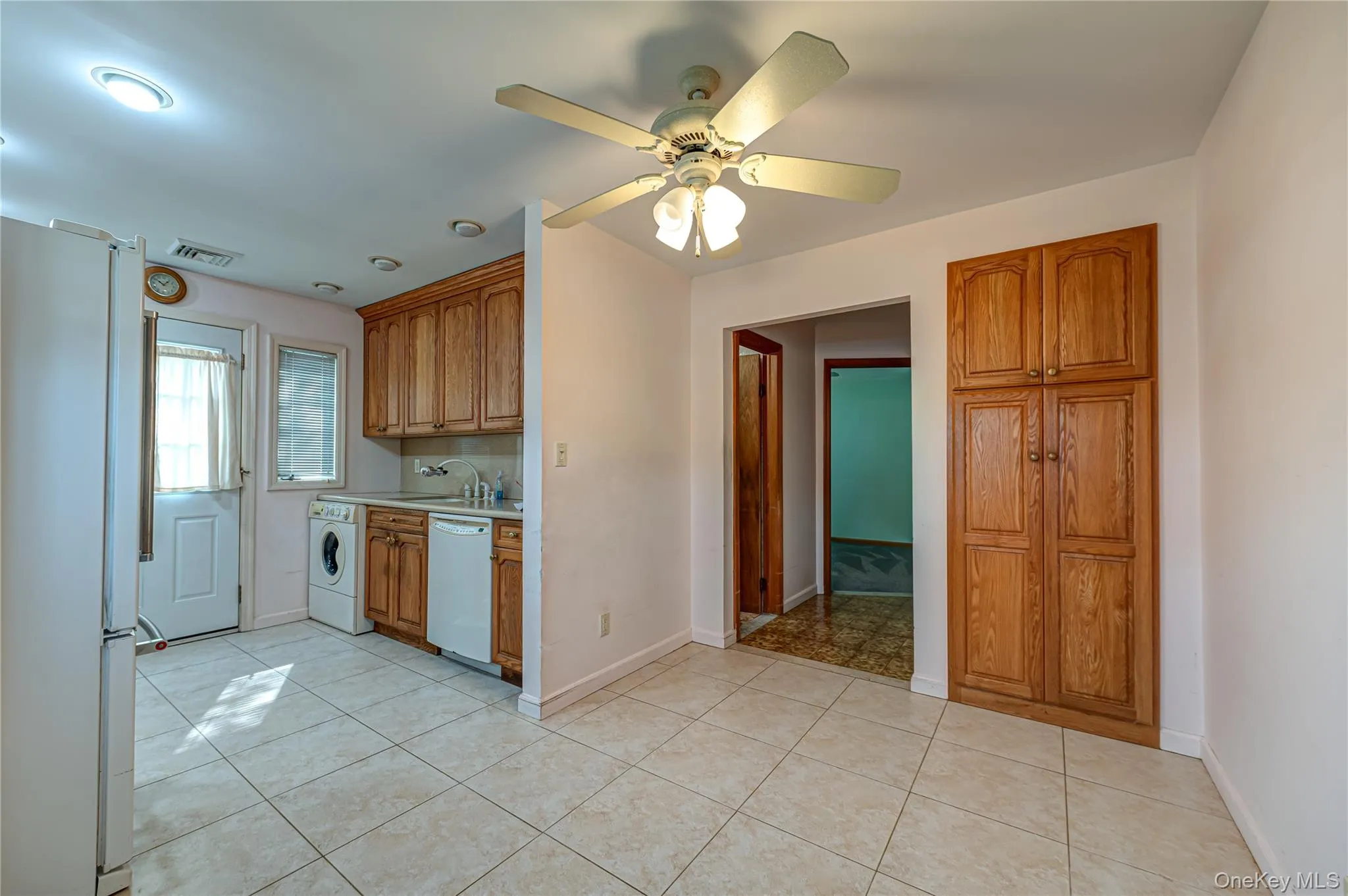3986 Maplewood Drive, Hempstead, NY, 3 Bedrooms Bedrooms, 6 Rooms Rooms,1 BathroomBathrooms,Residential,For Rent,Maplewood,0,1036258 3986 Maplewood Drive, Hempstead, NY, 3 Bedrooms Bedrooms, 6 Rooms Rooms,1 BathroomBathrooms,Residential,For Rent,Maplewood,0,1036258
