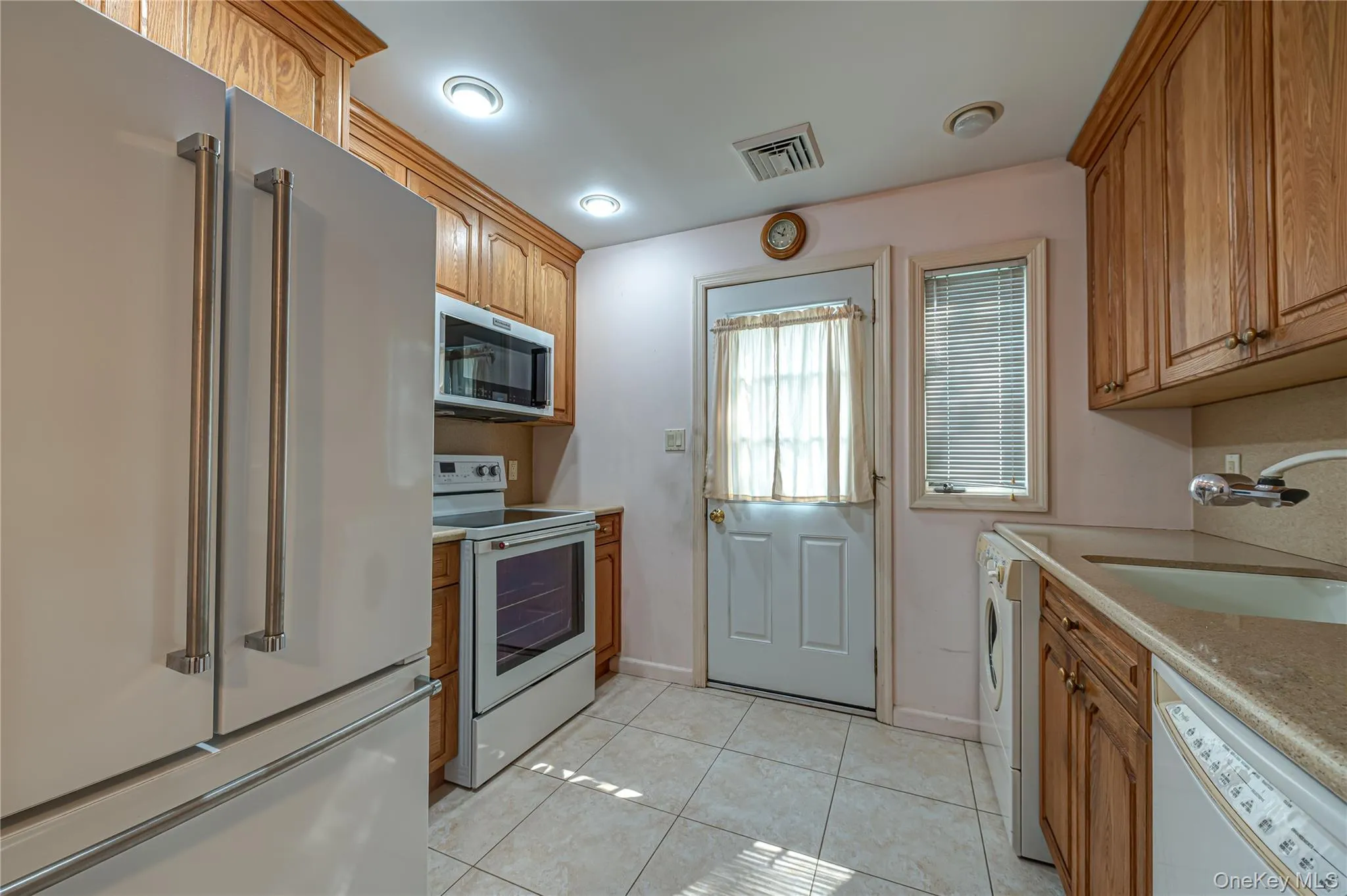 3986 Maplewood Drive, Hempstead, NY, 3 Bedrooms Bedrooms, 6 Rooms Rooms,1 BathroomBathrooms,Residential,For Rent,Maplewood,0,1036258 3986 Maplewood Drive, Hempstead, NY, 3 Bedrooms Bedrooms, 6 Rooms Rooms,1 BathroomBathrooms,Residential,For Rent,Maplewood,0,1036258