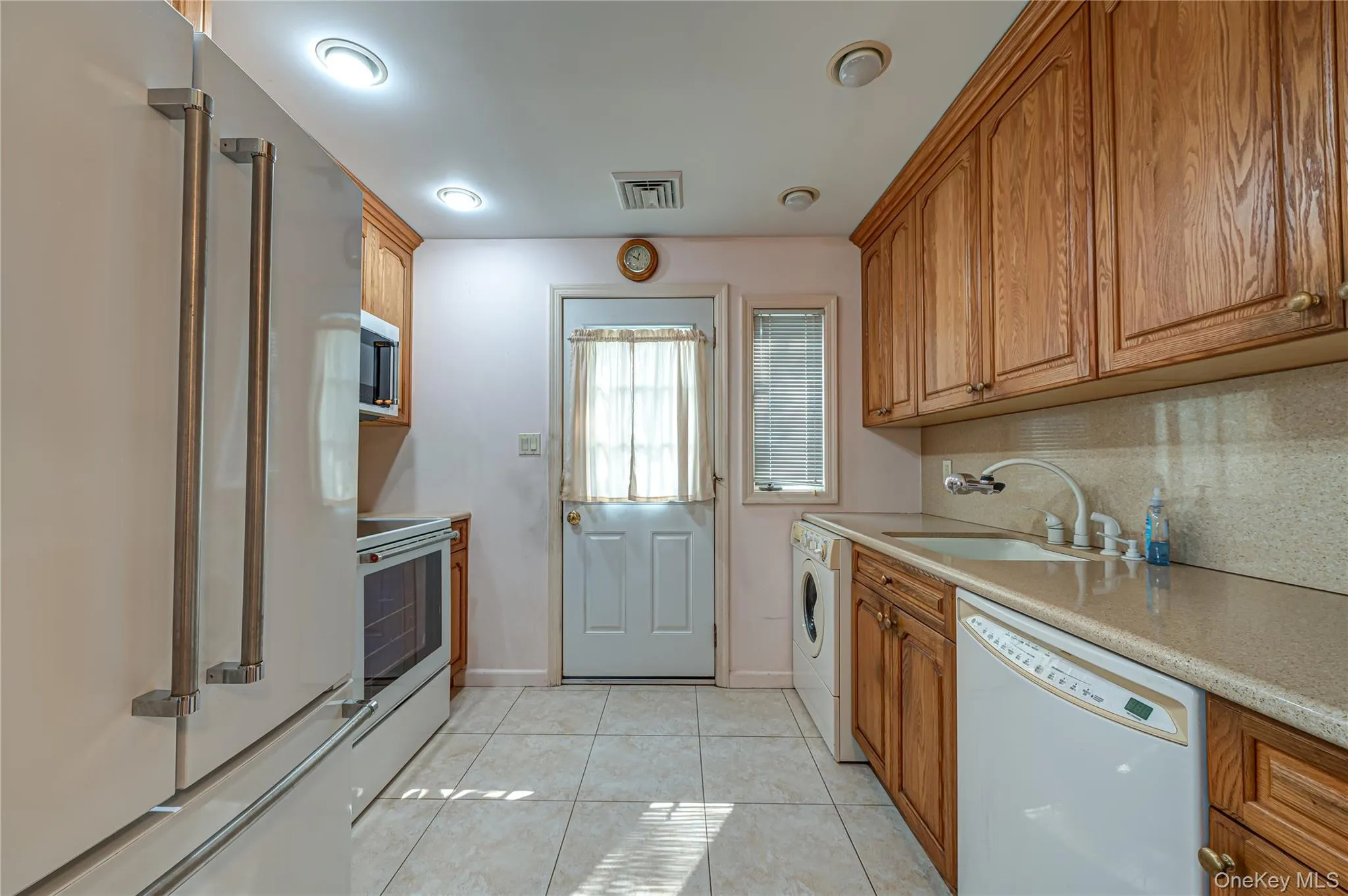 3986 Maplewood Drive, Hempstead, NY, 3 Bedrooms Bedrooms, 6 Rooms Rooms,1 BathroomBathrooms,Residential,For Rent,Maplewood,0,1036258 3986 Maplewood Drive, Hempstead, NY, 3 Bedrooms Bedrooms, 6 Rooms Rooms,1 BathroomBathrooms,Residential,For Rent,Maplewood,0,1036258