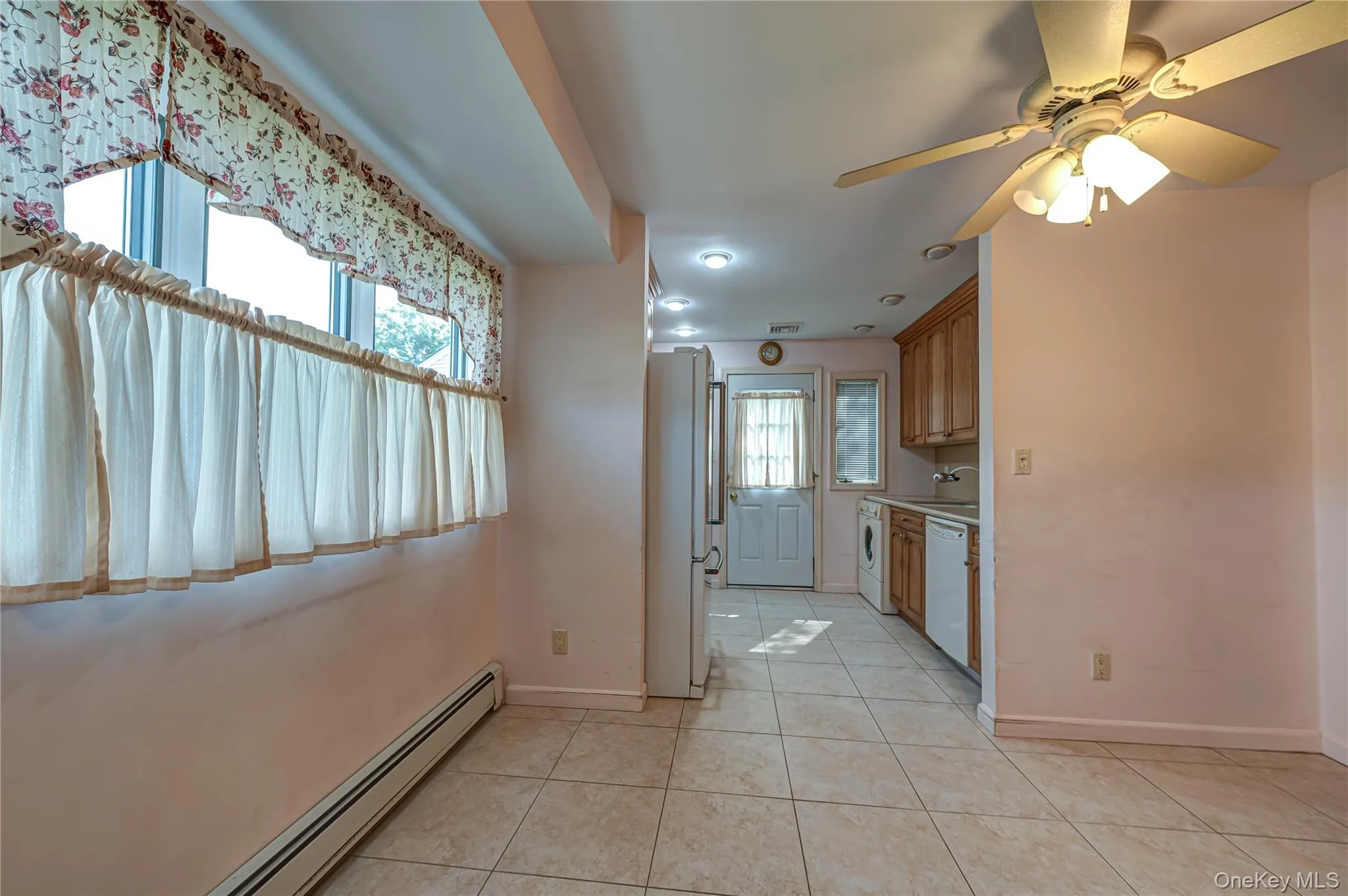 3986 Maplewood Drive, Hempstead, NY, 3 Bedrooms Bedrooms, 6 Rooms Rooms,1 BathroomBathrooms,Residential,For Rent,Maplewood,0,1036258 3986 Maplewood Drive, Hempstead, NY, 3 Bedrooms Bedrooms, 6 Rooms Rooms,1 BathroomBathrooms,Residential,For Rent,Maplewood,0,1036258