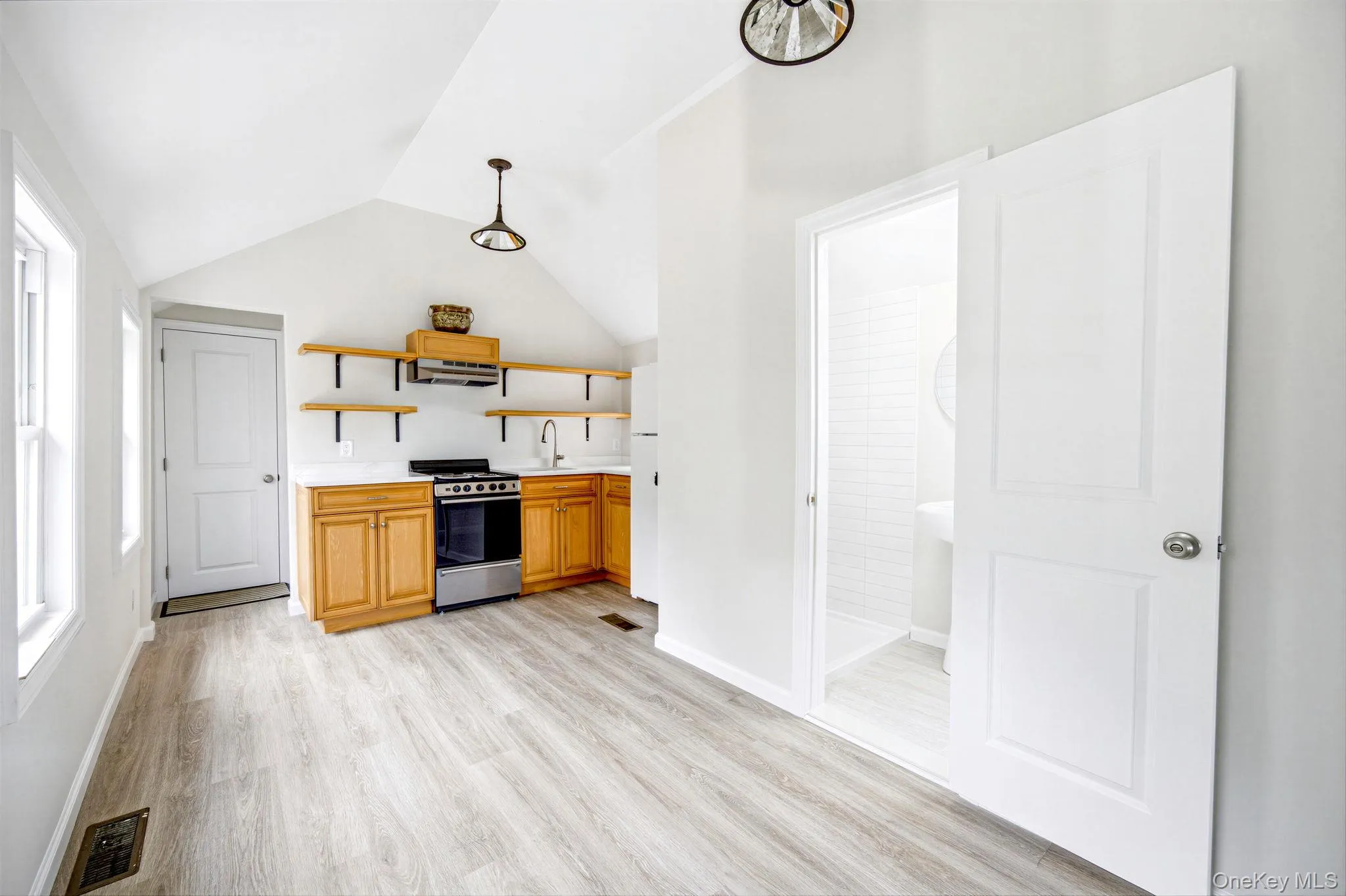 27 Walnut Avenue, Brookhaven, NY, 1 Bedroom Bedrooms, 3 Rooms Rooms,1 BathroomBathrooms,Residential Lease,For Rent,Walnut,0,1036259 27 Walnut Avenue, Brookhaven, NY, 1 Bedroom Bedrooms, 3 Rooms Rooms,1 BathroomBathrooms,Residential Lease,For Rent,Walnut,0,1036259