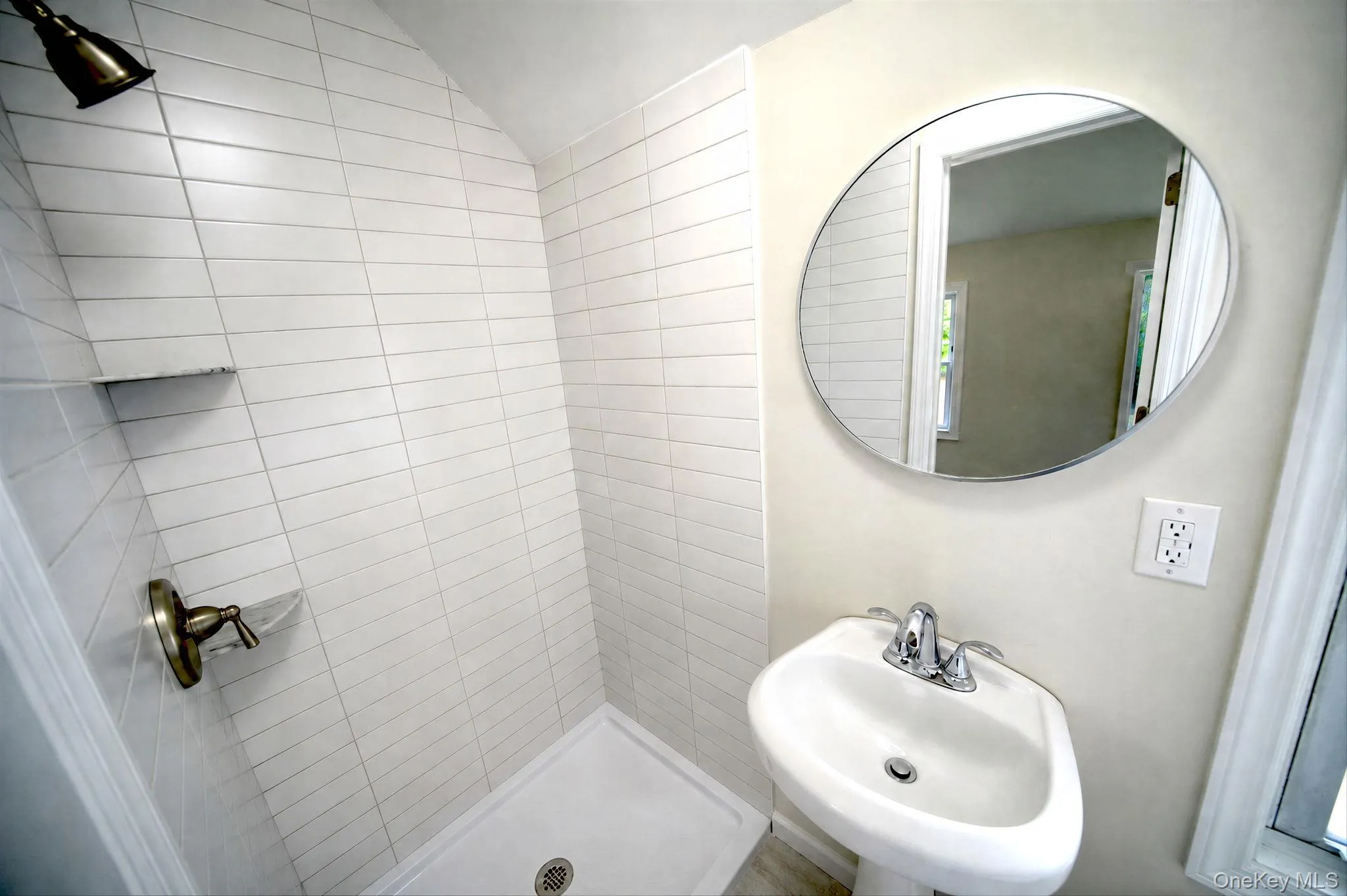 27 Walnut Avenue, Brookhaven, NY, 1 Bedroom Bedrooms, 3 Rooms Rooms,1 BathroomBathrooms,Residential Lease,For Rent,Walnut,0,1036259 27 Walnut Avenue, Brookhaven, NY, 1 Bedroom Bedrooms, 3 Rooms Rooms,1 BathroomBathrooms,Residential Lease,For Rent,Walnut,0,1036259