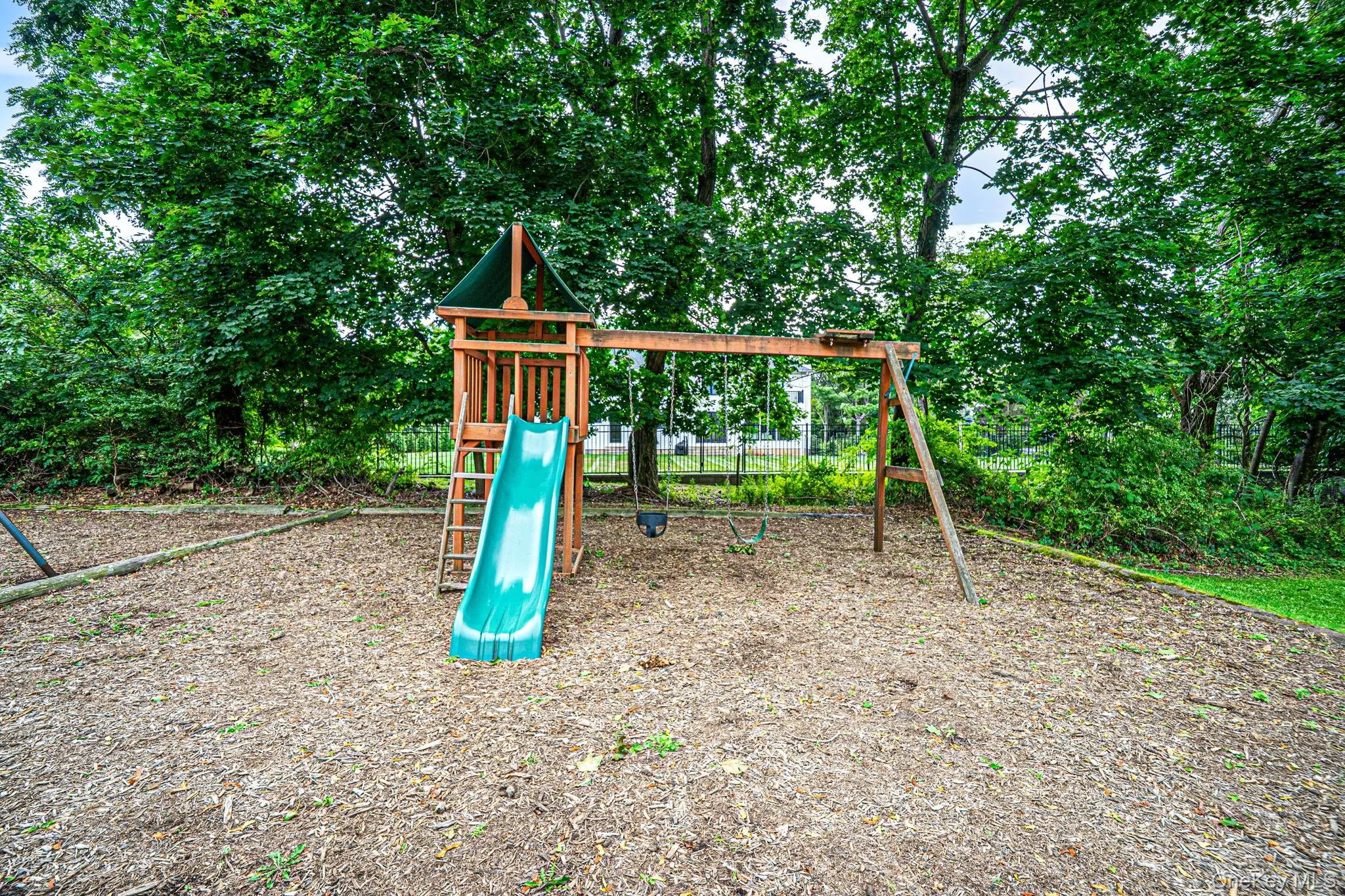 27 Walnut Avenue, Brookhaven, NY, 1 Bedroom Bedrooms, 3 Rooms Rooms,1 BathroomBathrooms,Residential Lease,For Rent,Walnut,0,1036259 27 Walnut Avenue, Brookhaven, NY, 1 Bedroom Bedrooms, 3 Rooms Rooms,1 BathroomBathrooms,Residential Lease,For Rent,Walnut,0,1036259