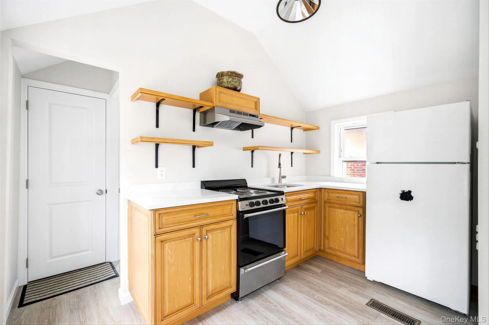 27 Walnut Avenue, Brookhaven, NY, 1 Bedroom Bedrooms, 3 Rooms Rooms,1 BathroomBathrooms,Residential Lease,For Rent,Walnut,0,1036259 27 Walnut Avenue, Brookhaven, NY, 1 Bedroom Bedrooms, 3 Rooms Rooms,1 BathroomBathrooms,Residential Lease,For Rent,Walnut,0,1036259