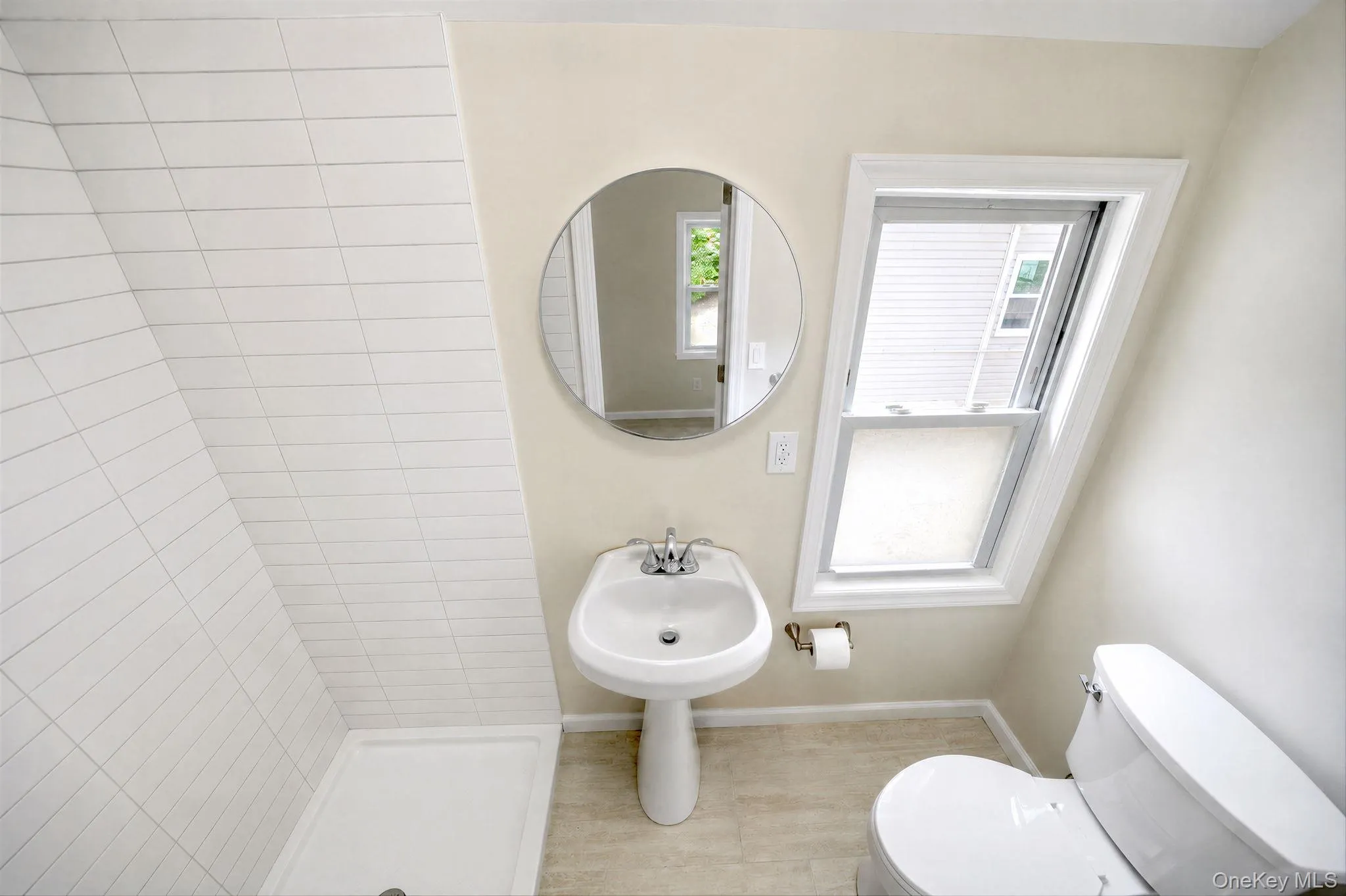 27 Walnut Avenue, Brookhaven, NY, 1 Bedroom Bedrooms, 3 Rooms Rooms,1 BathroomBathrooms,Residential Lease,For Rent,Walnut,0,1036259 27 Walnut Avenue, Brookhaven, NY, 1 Bedroom Bedrooms, 3 Rooms Rooms,1 BathroomBathrooms,Residential Lease,For Rent,Walnut,0,1036259